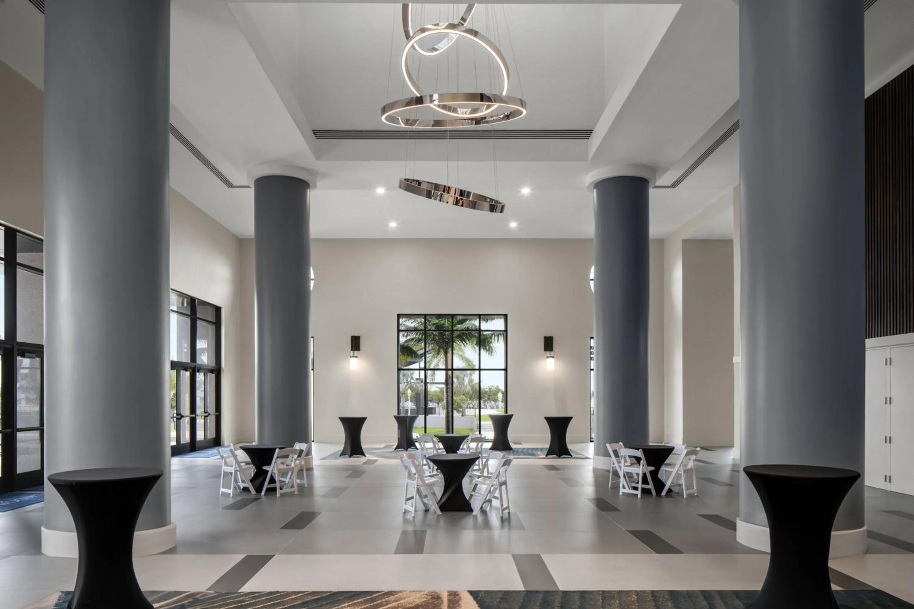 Meeting/conference room in Luminary Hotel & Co., Autograph Collection