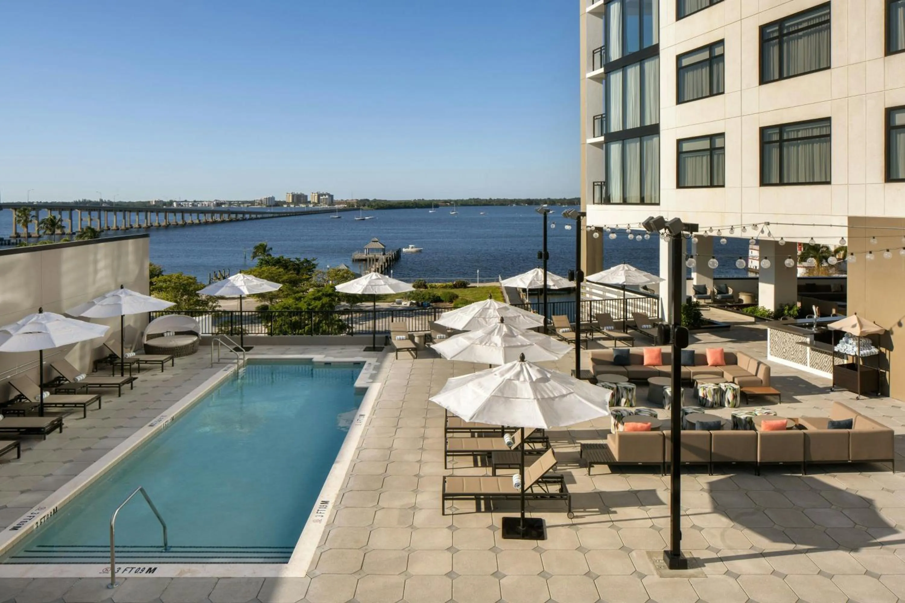 Swimming pool in Luminary Hotel & Co., Autograph Collection