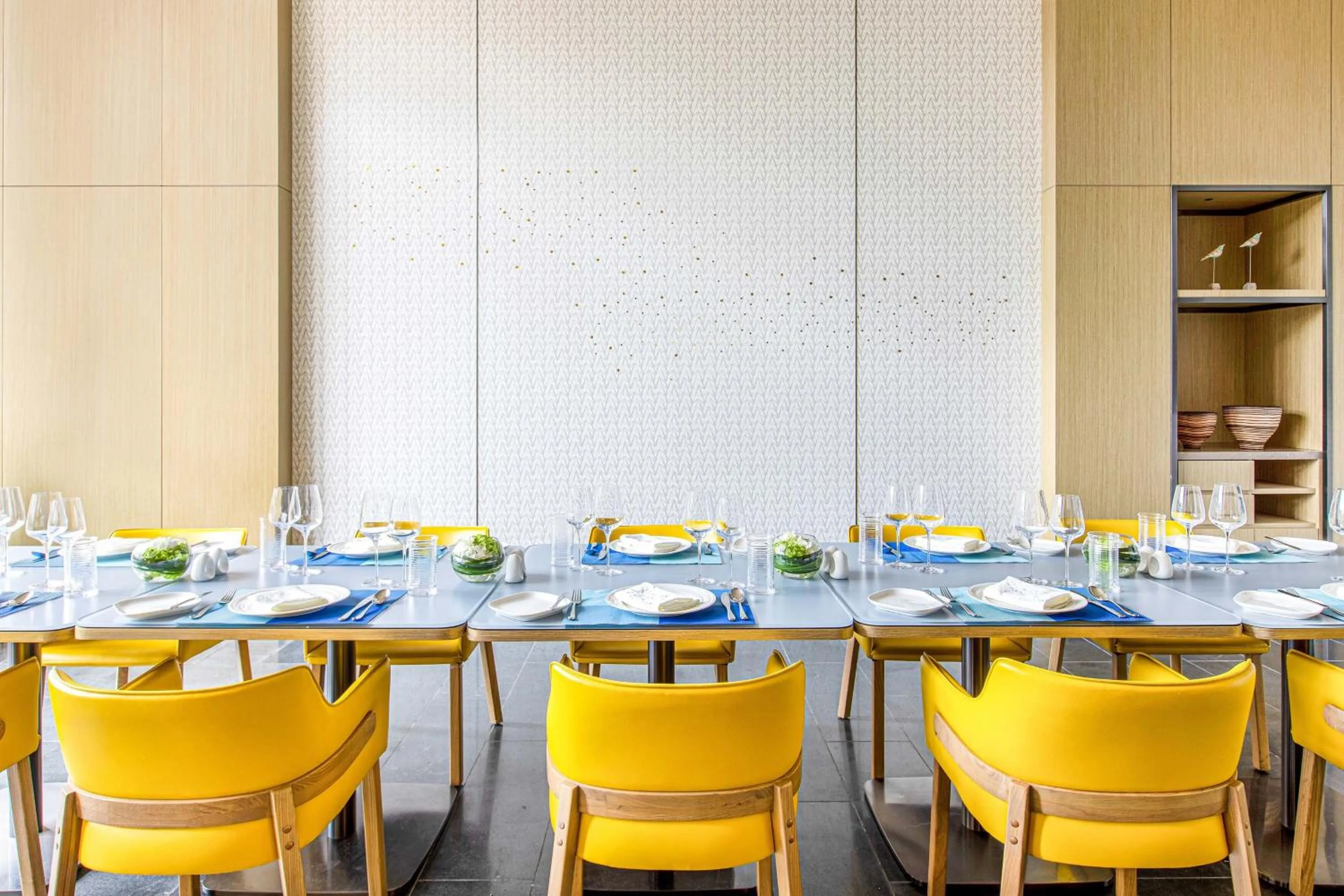 Restaurant/places to eat in Four Points by Sheraton Wuchuan, Loong Bay