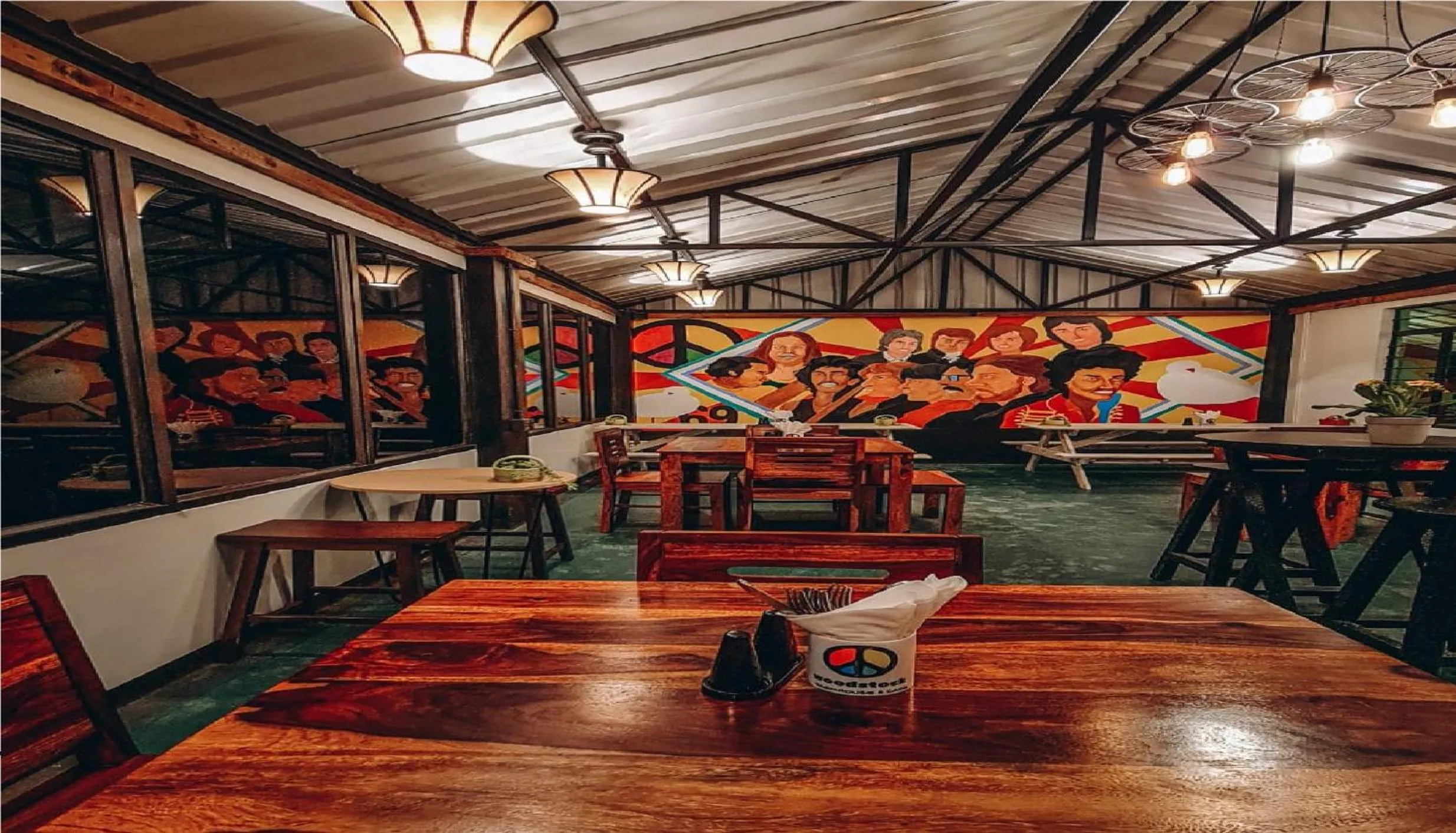 Restaurant/places to eat in Woodstock Resort