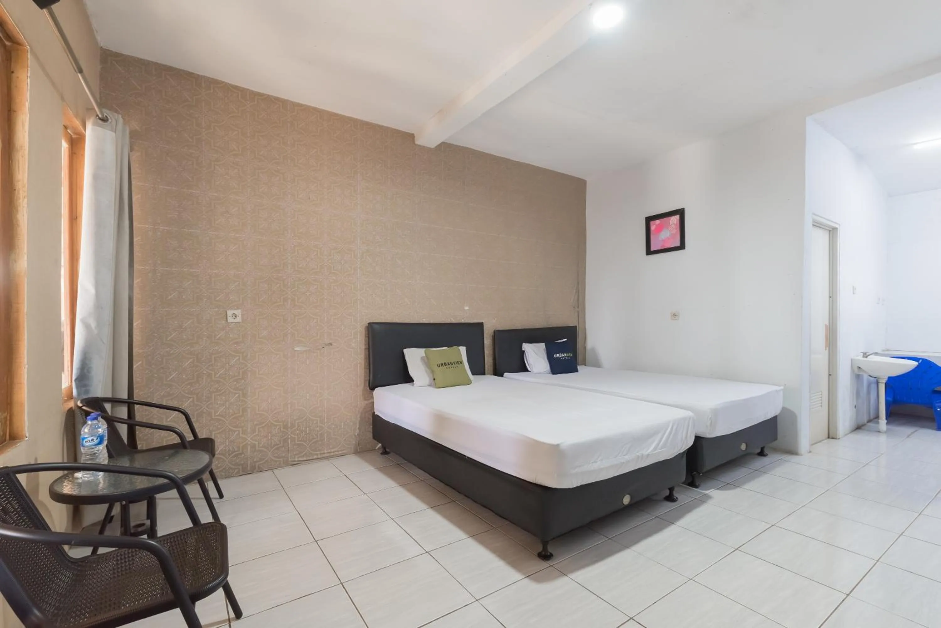 Bedroom, Bed in Urbanview Hotel D'Pineapple Villa Ciater by RedDoorz