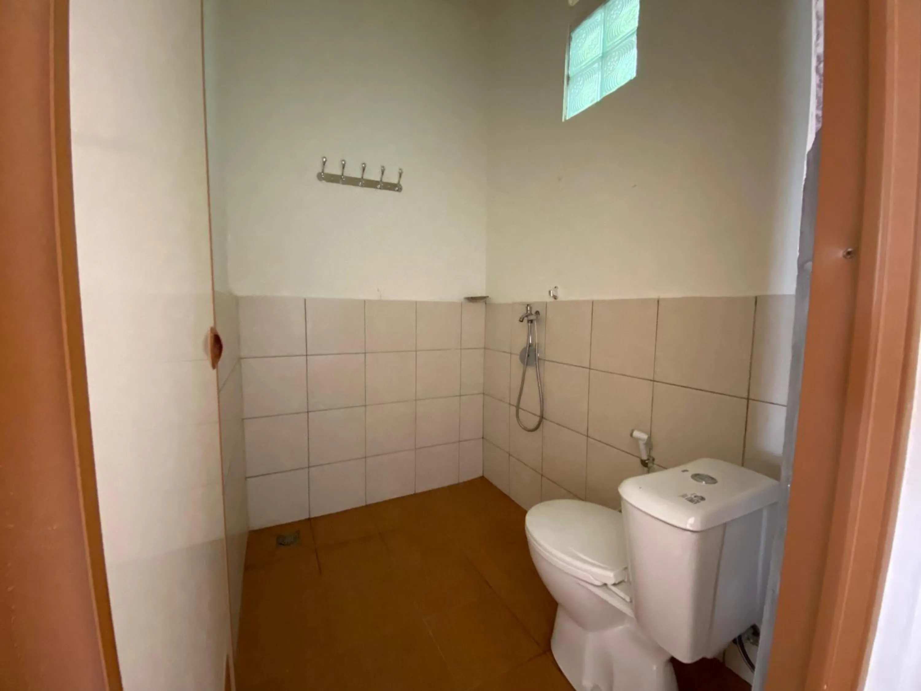 Bathroom in Urbanview Hotel D'Pineapple Villa Ciater by RedDoorz