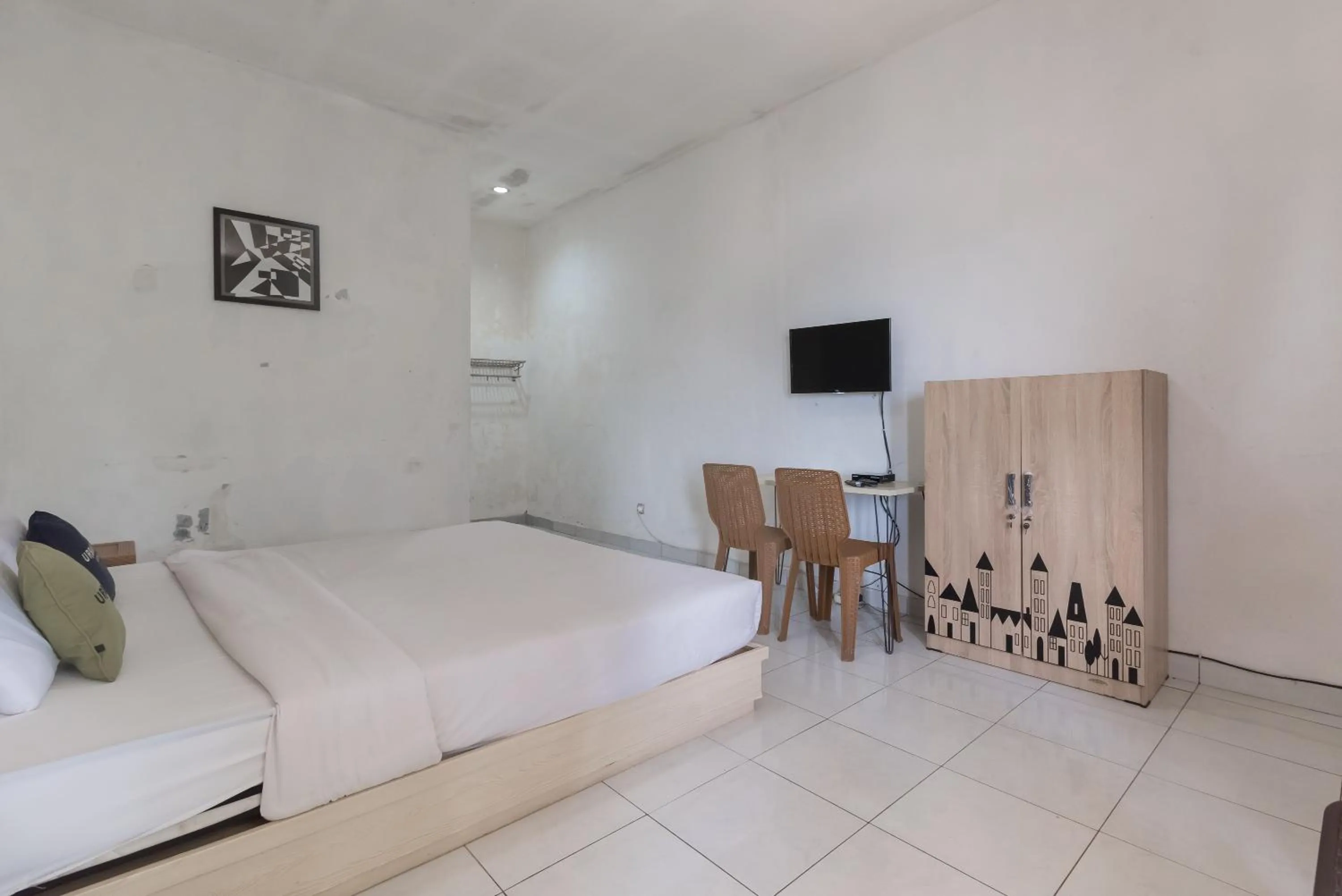 Bedroom, Bed in Urbanview Hotel D'Pineapple Villa Ciater by RedDoorz
