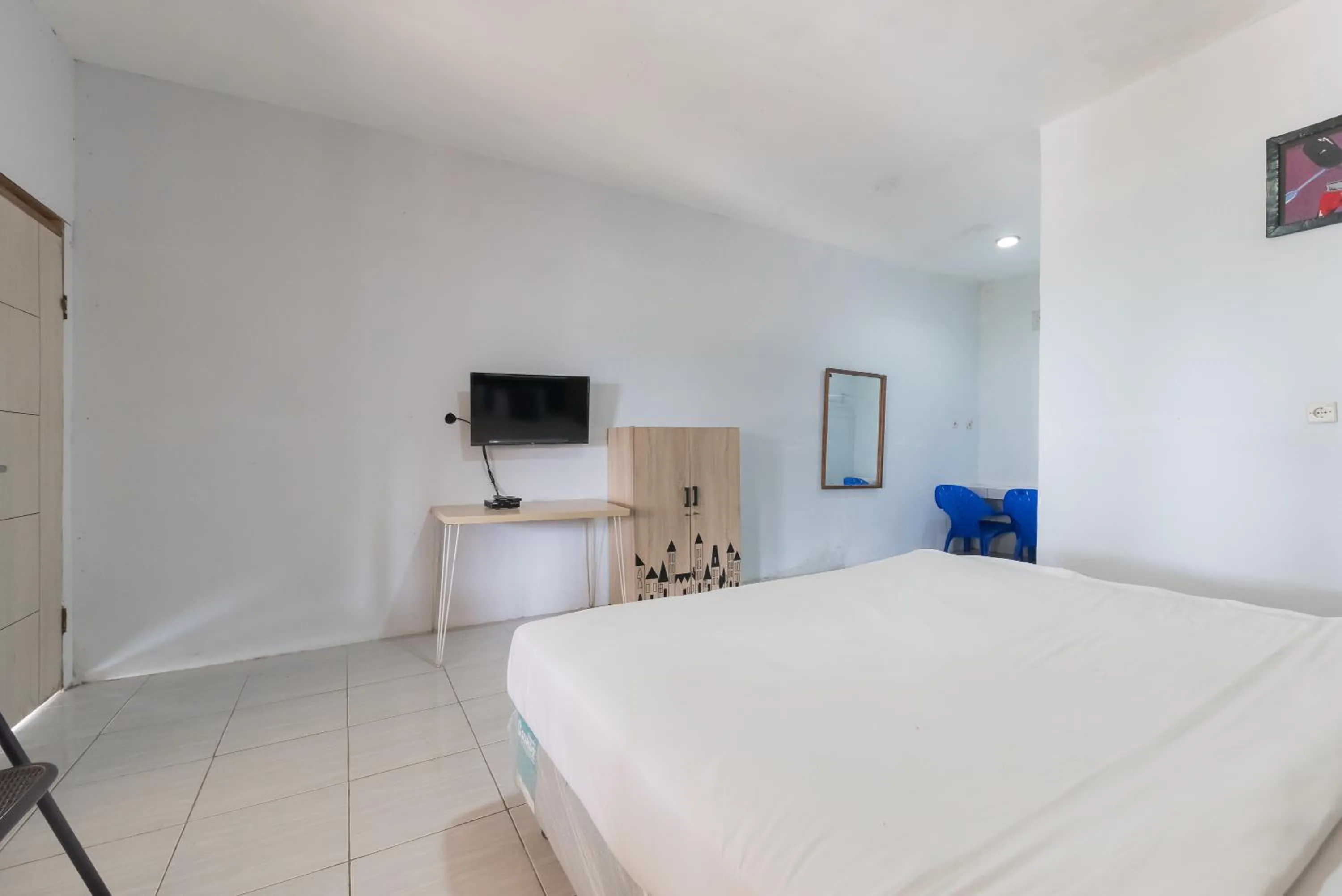 Bedroom, Bed in Urbanview Hotel D'Pineapple Villa Ciater by RedDoorz