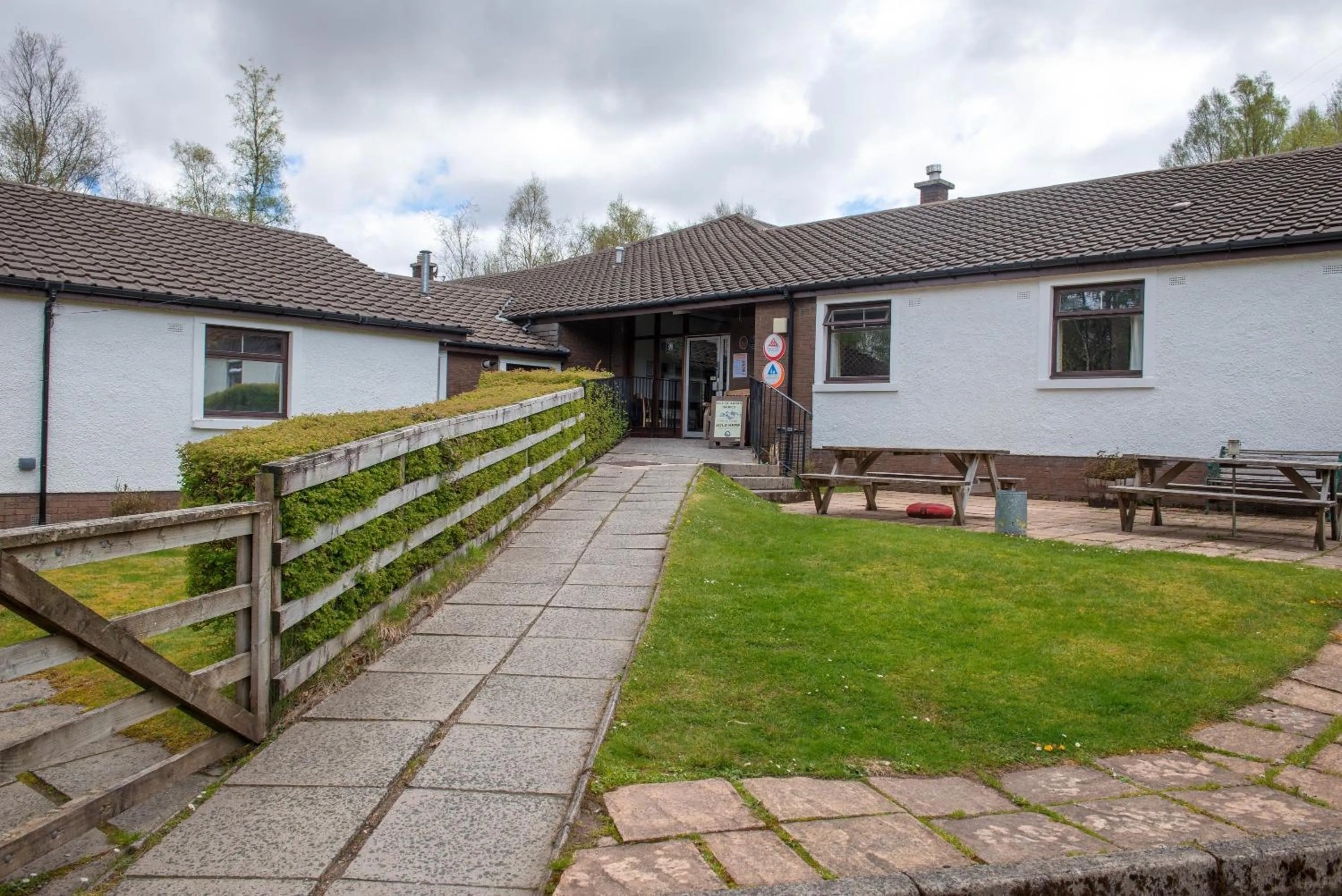 Facade/entrance in Crianlarich Youth Hostel