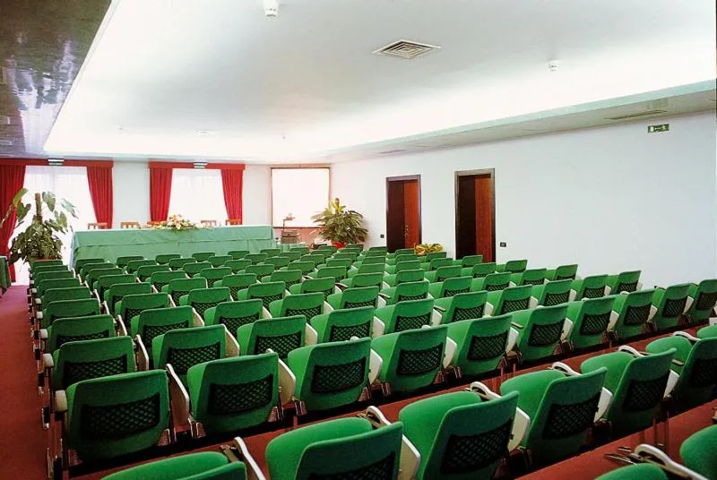 Business facilities in Antica Postumia