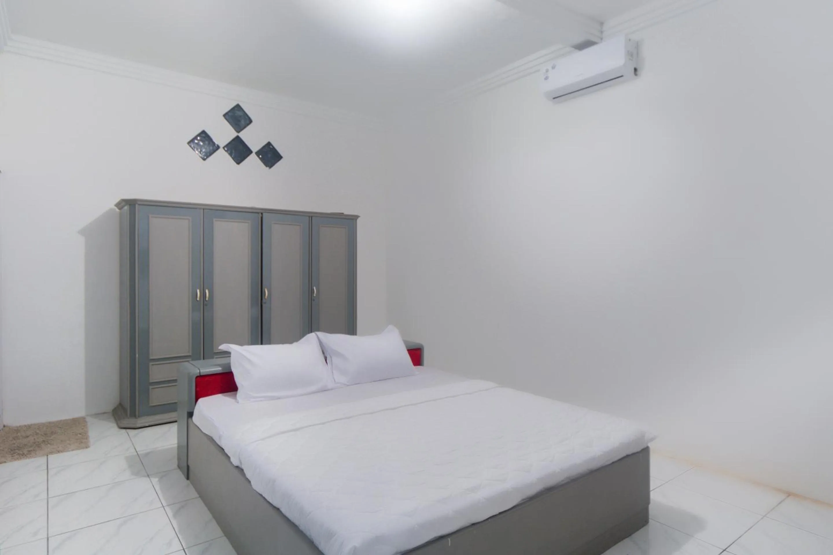 Photo of the whole room in OYO Life 3055 Rumah Enin