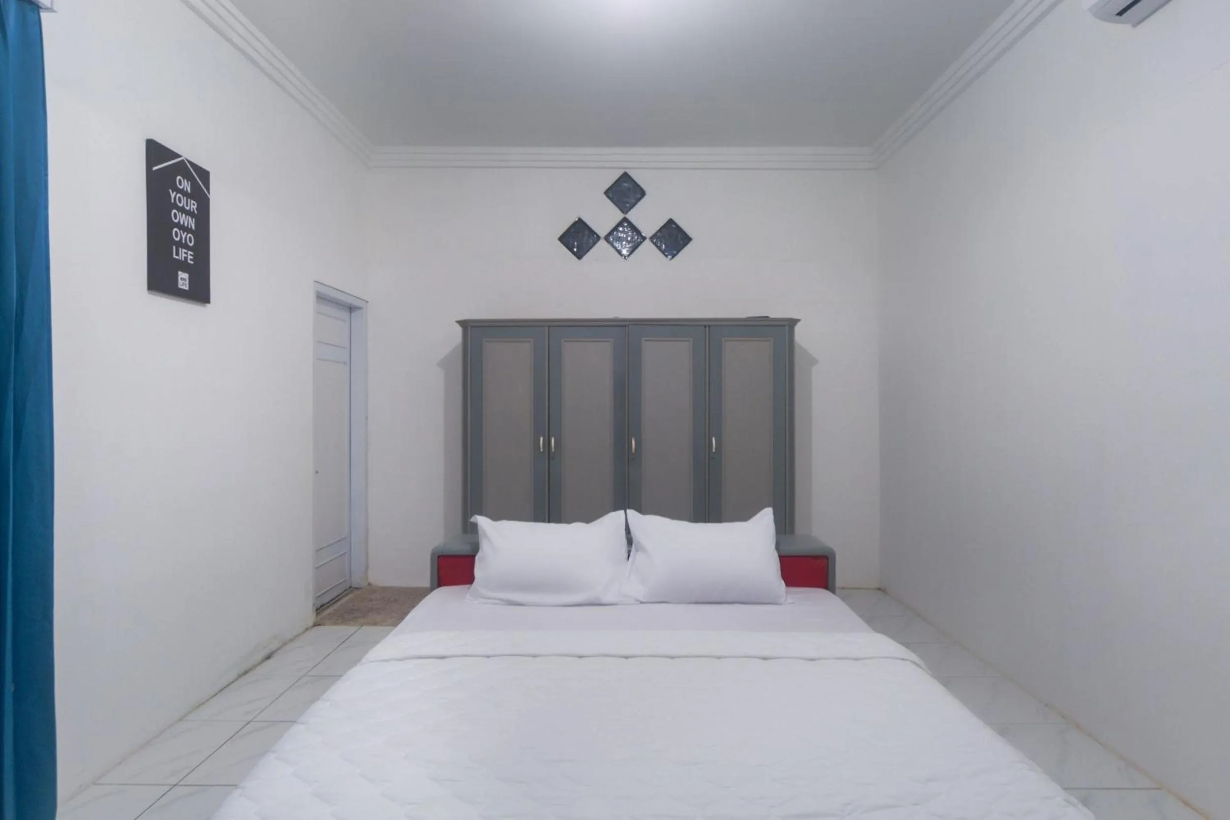 Photo of the whole room in OYO Life 3055 Rumah Enin