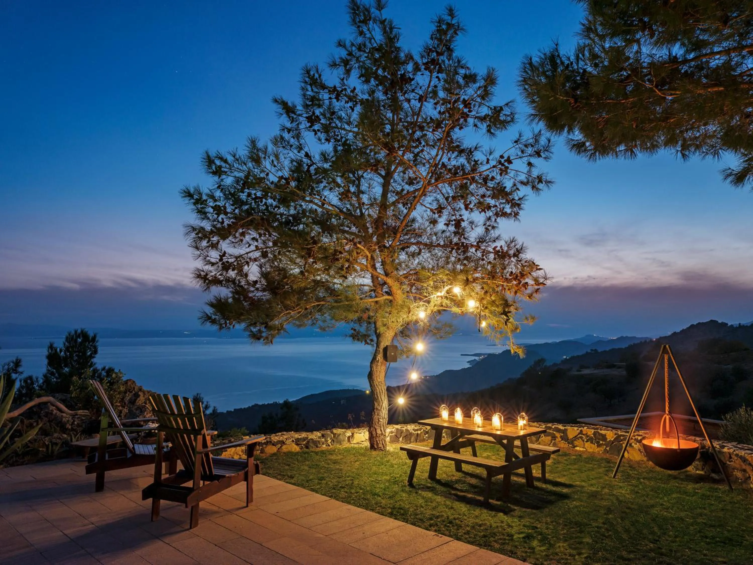 Garden in Simurg Inn