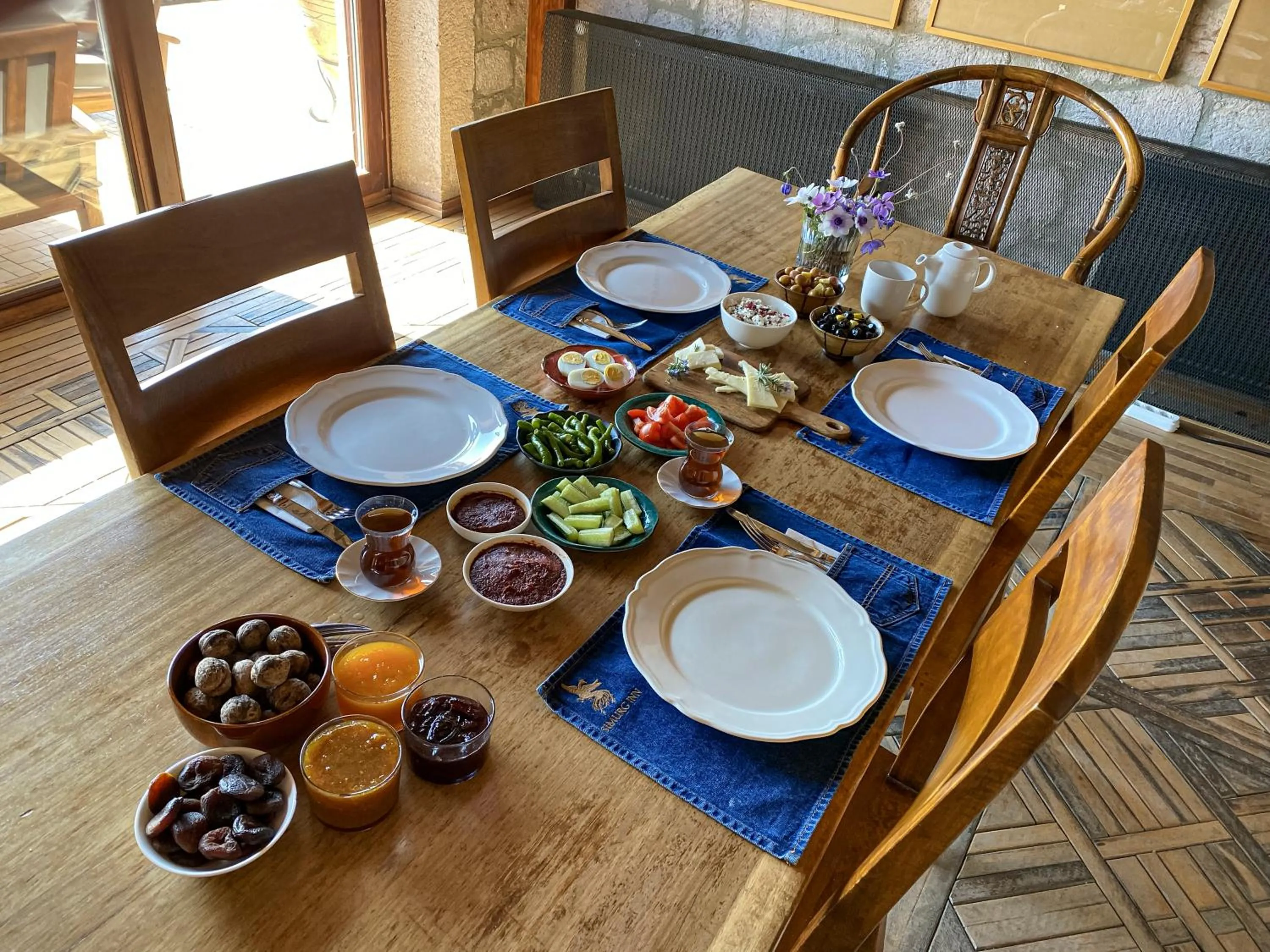 Buffet breakfast in Simurg Inn