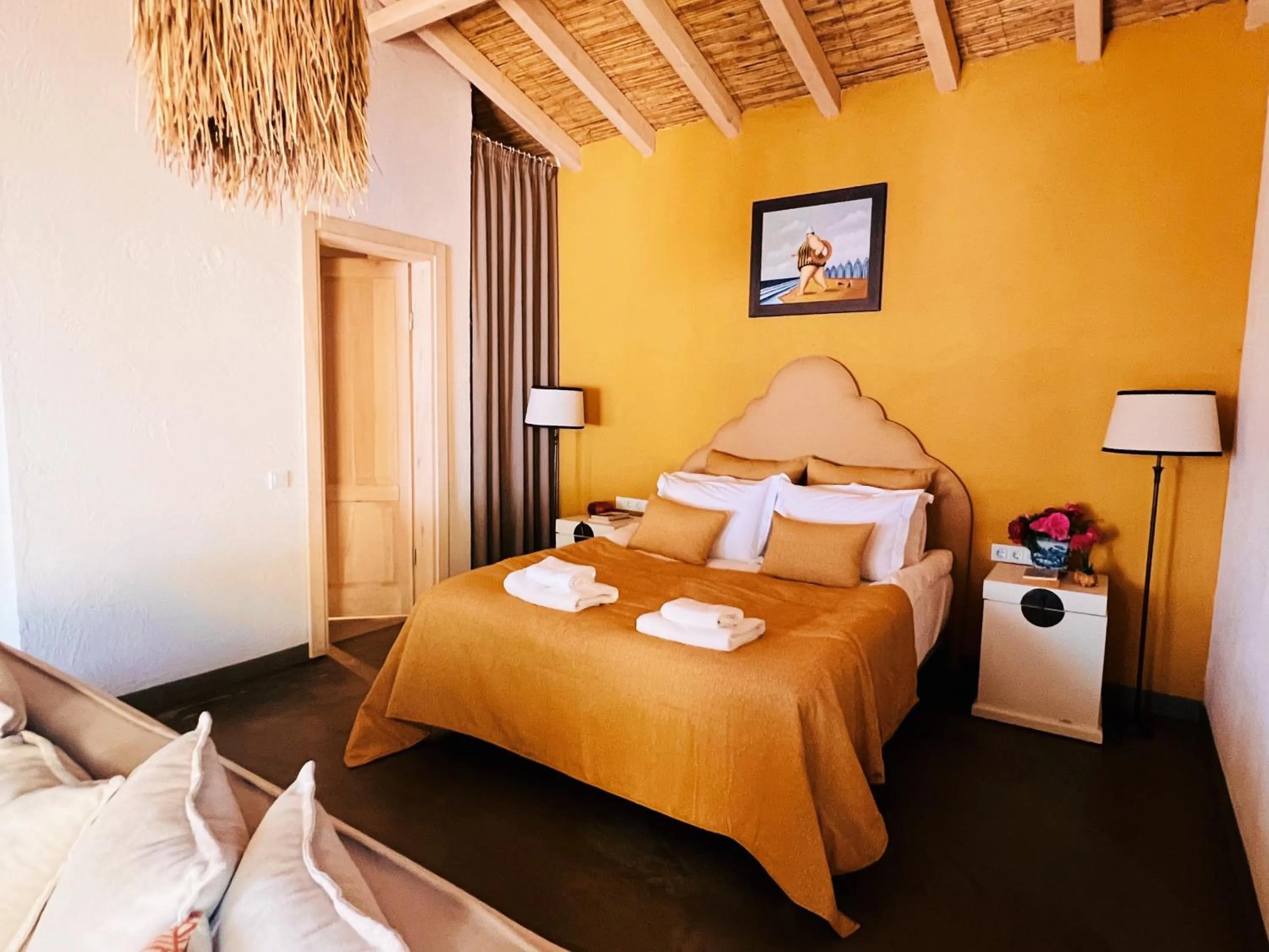 Bedroom, Bed in Simurg Inn