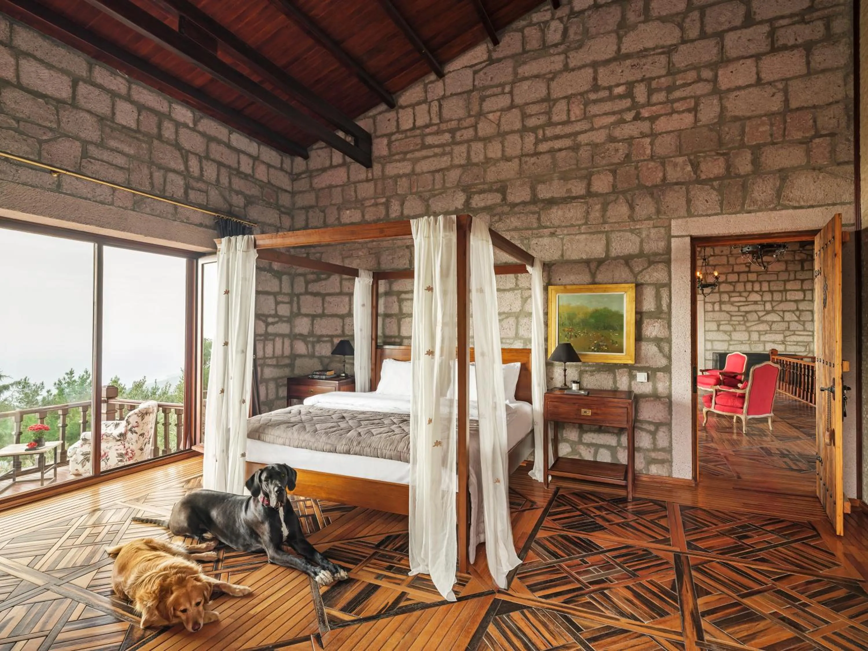 Photo of the whole room, Bed in Simurg Inn