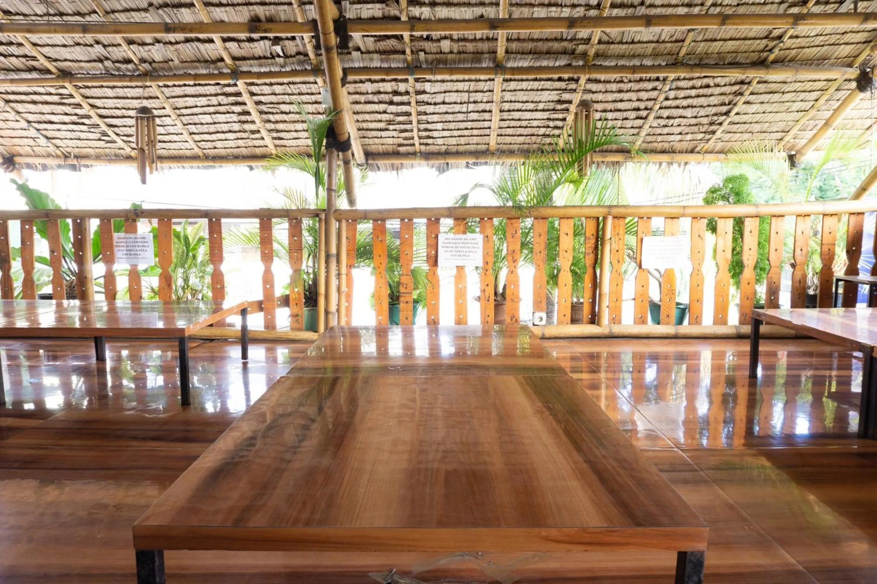 Restaurant/places to eat in Hotel O Semarapura Homestay