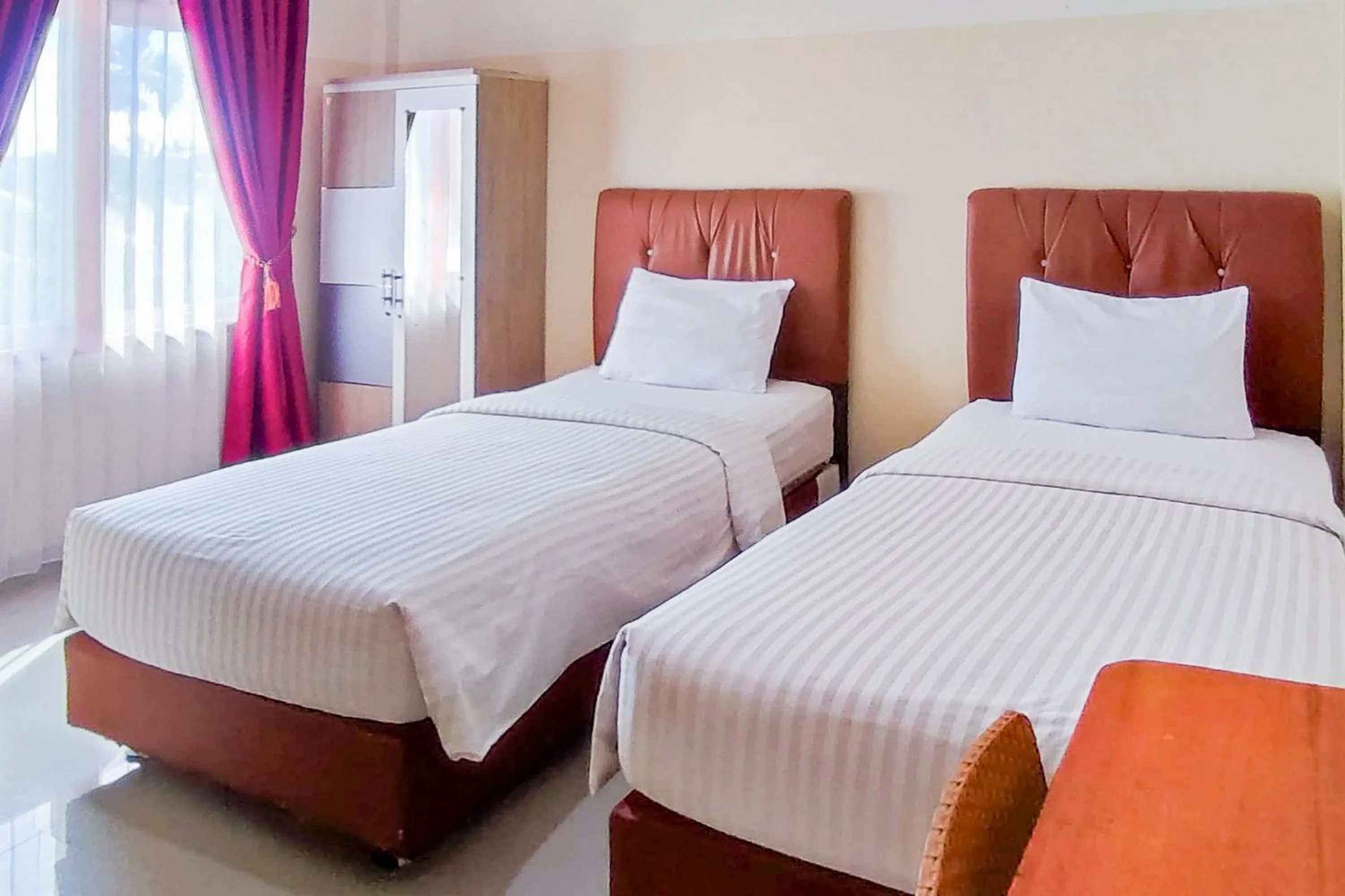 Bedroom, Bed in Urbanview Hotel Falah Residence Syariah By RedDoorz