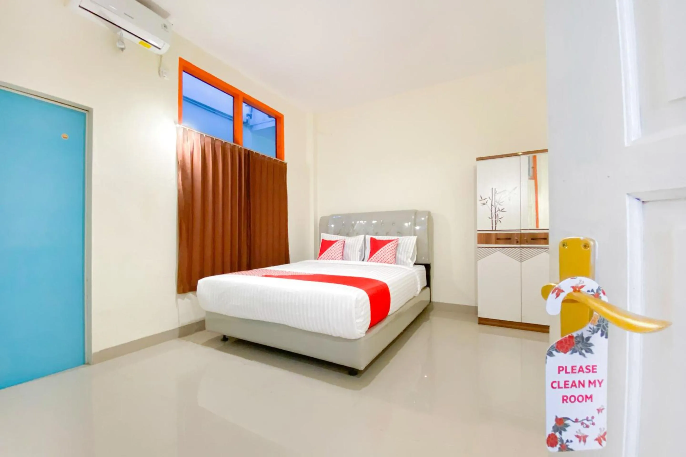 Standard Double Room in Super OYO 3092 Falah Residence Syariah