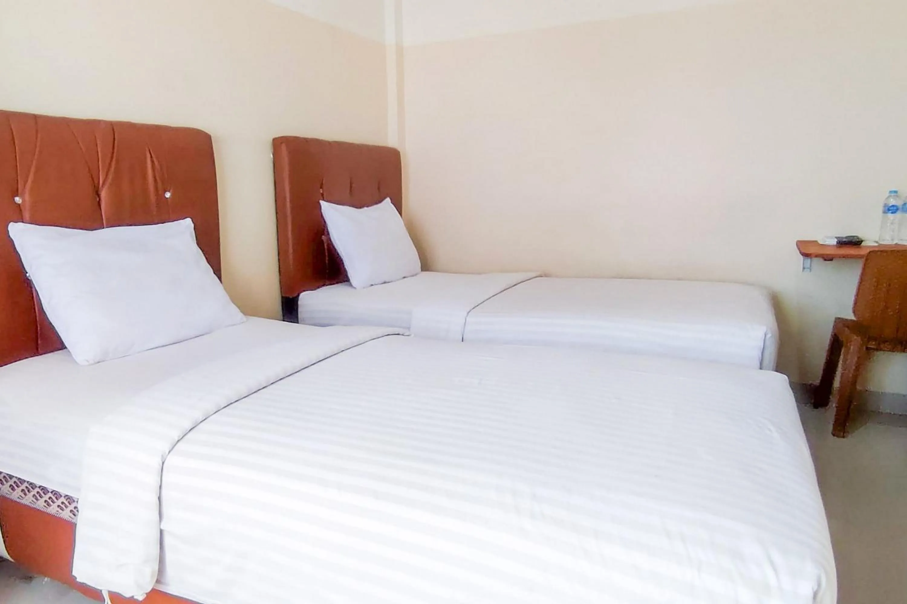 Bedroom, Bed in Urbanview Hotel Falah Residence Syariah By RedDoorz