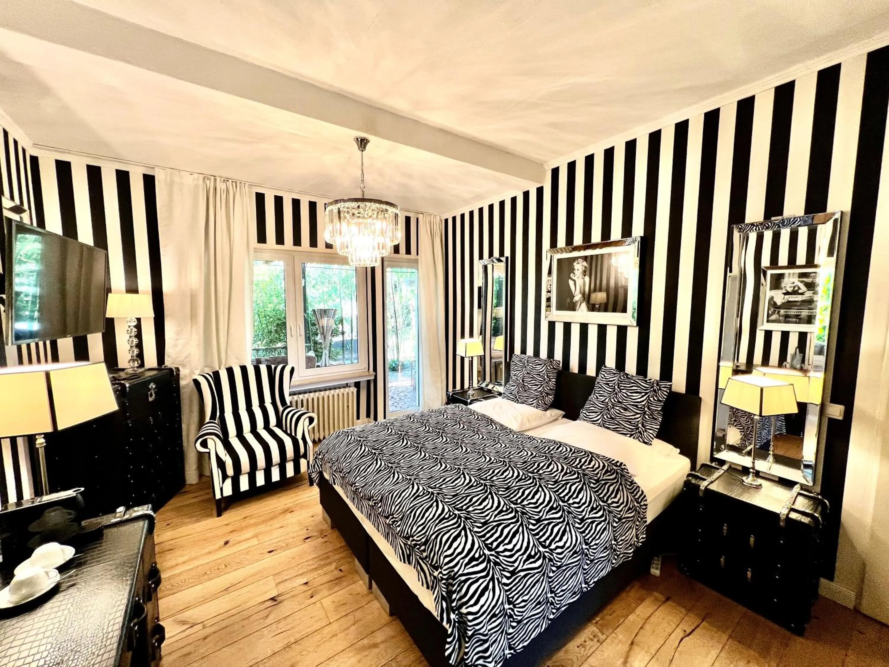 Garden, Bed in Hotel Ashley's Garden