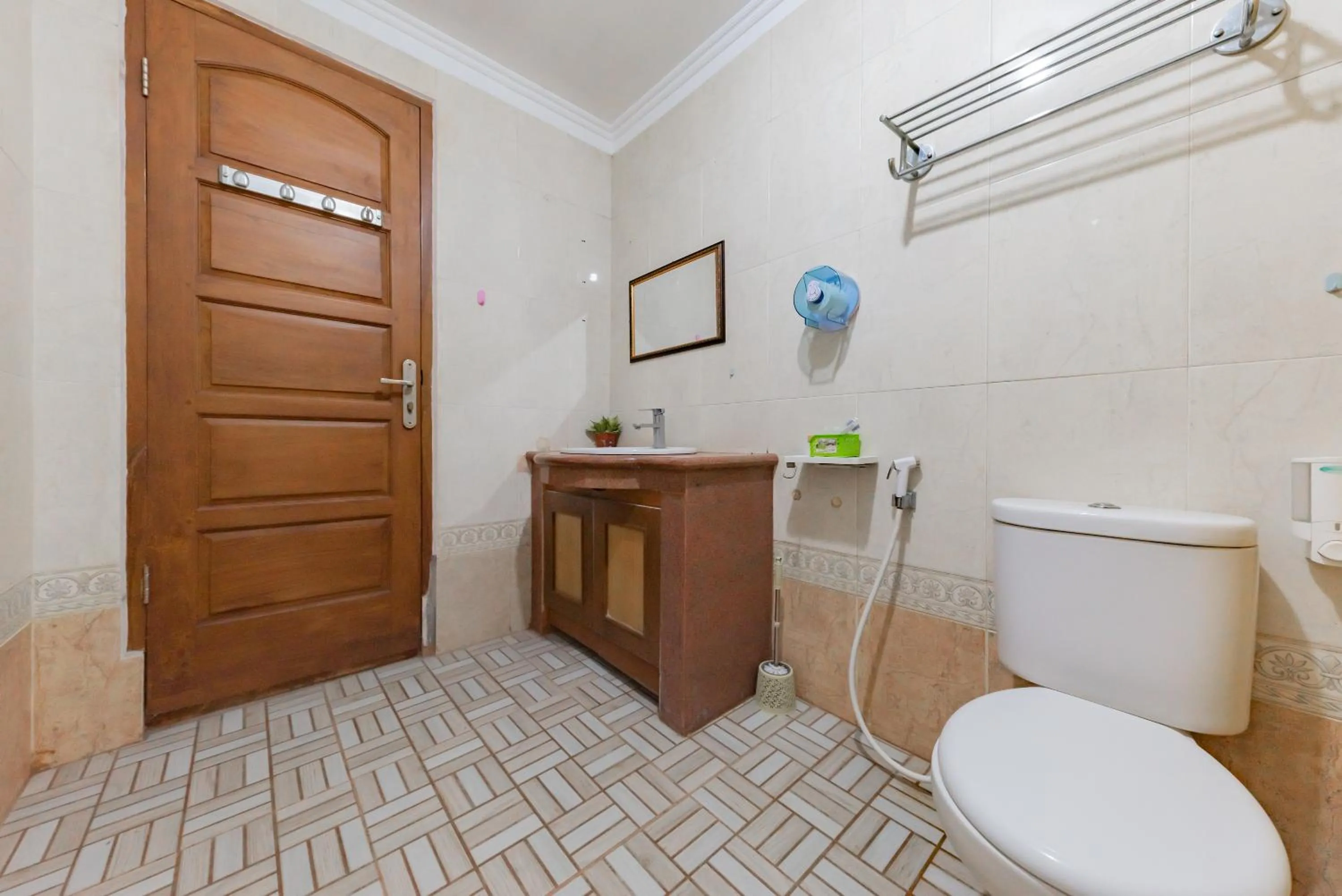 Bathroom in Urbanview Hotel Villa Surya Bandung