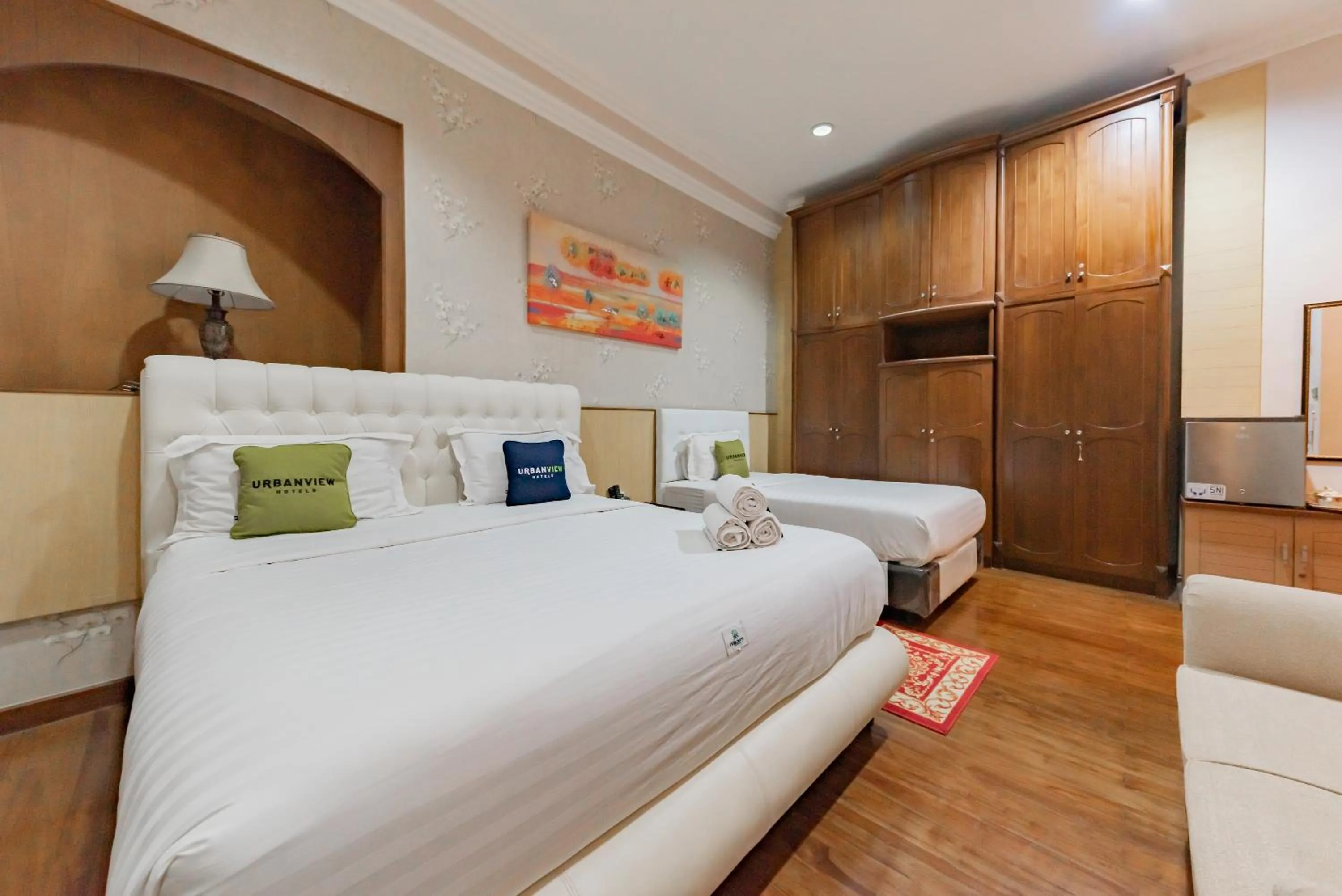 Bedroom, Bed in Urbanview Hotel Villa Surya Bandung