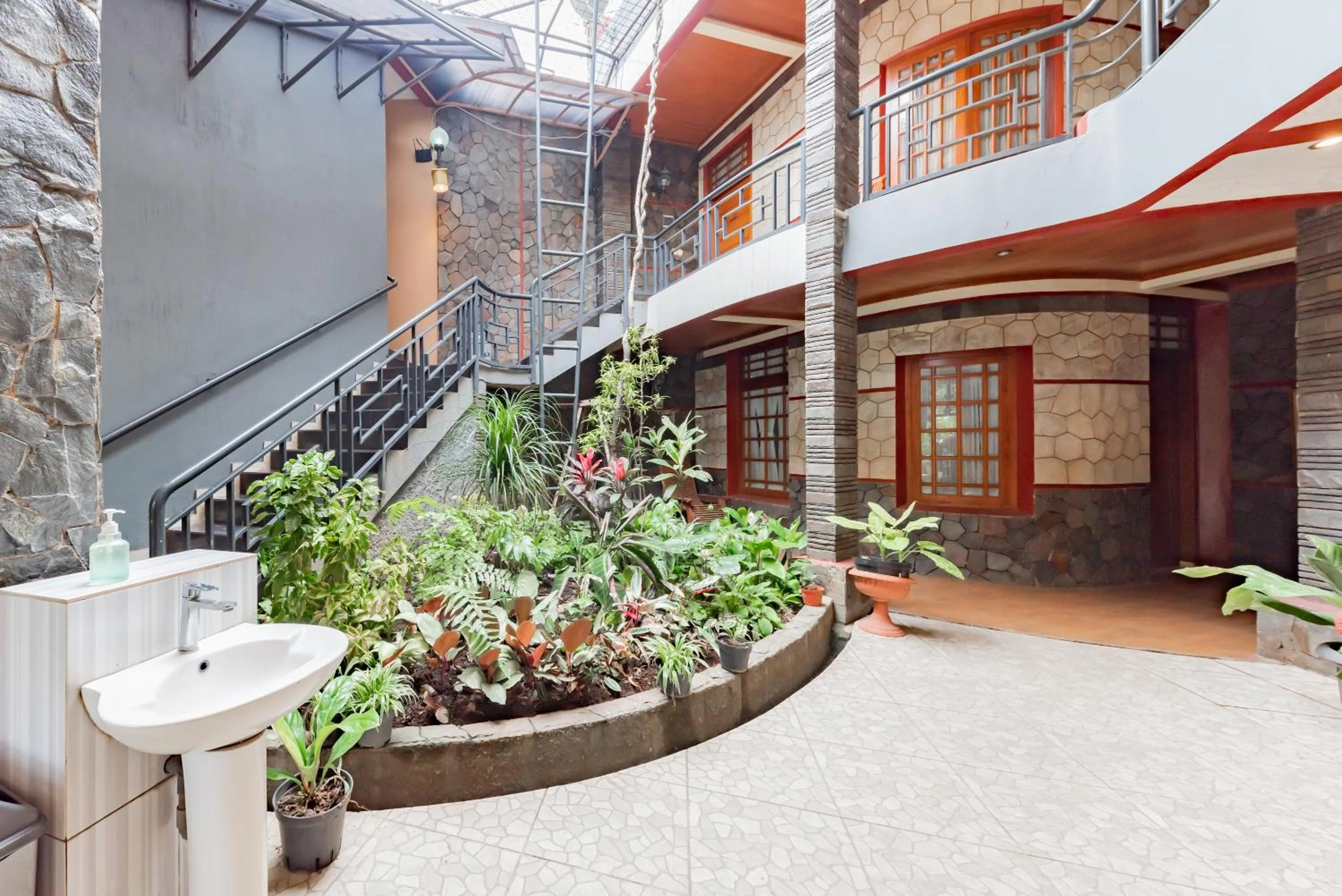 Property building in Urbanview Hotel Villa Surya Bandung