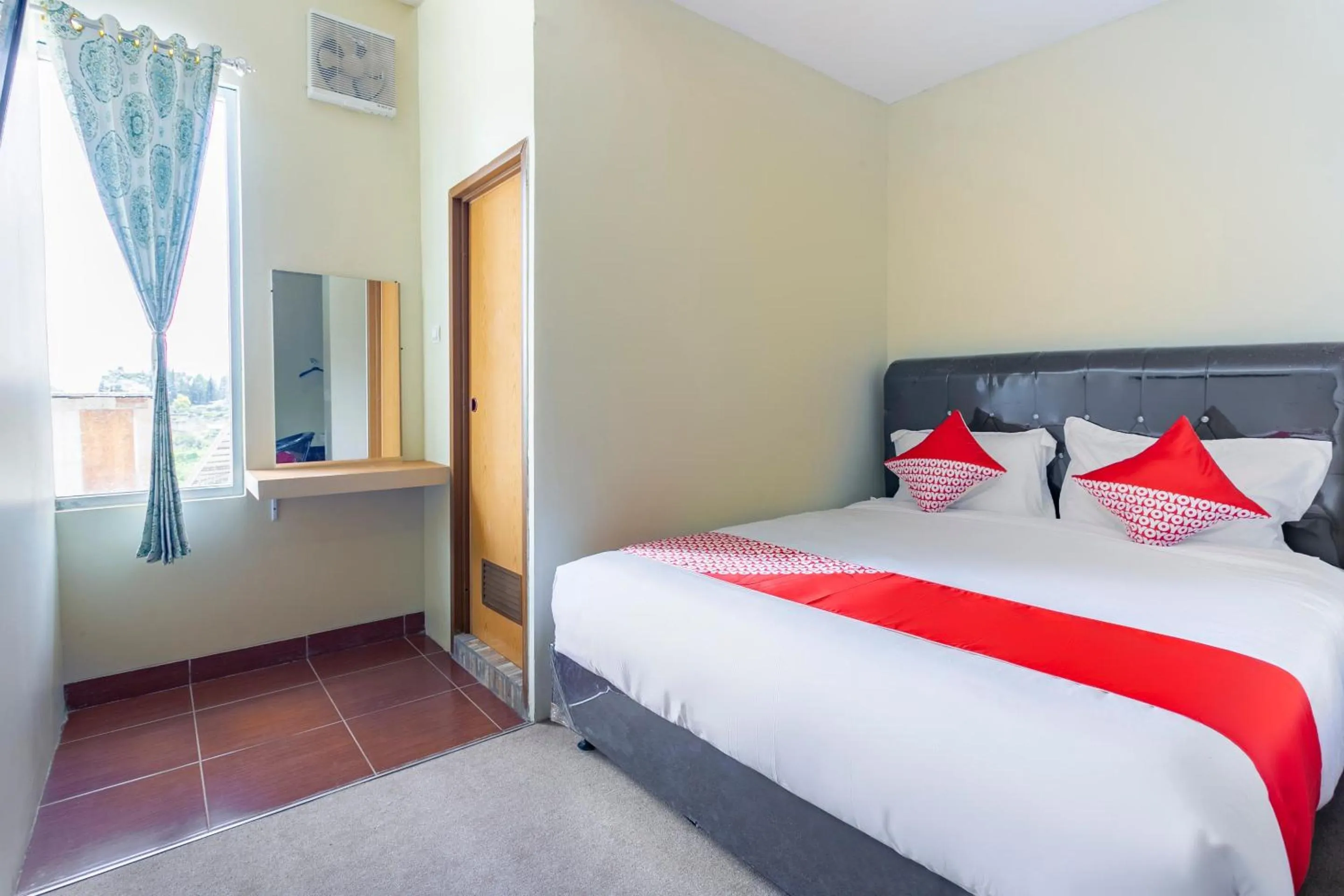 Bedroom, Bed in Collection O 3130 D'Valley View