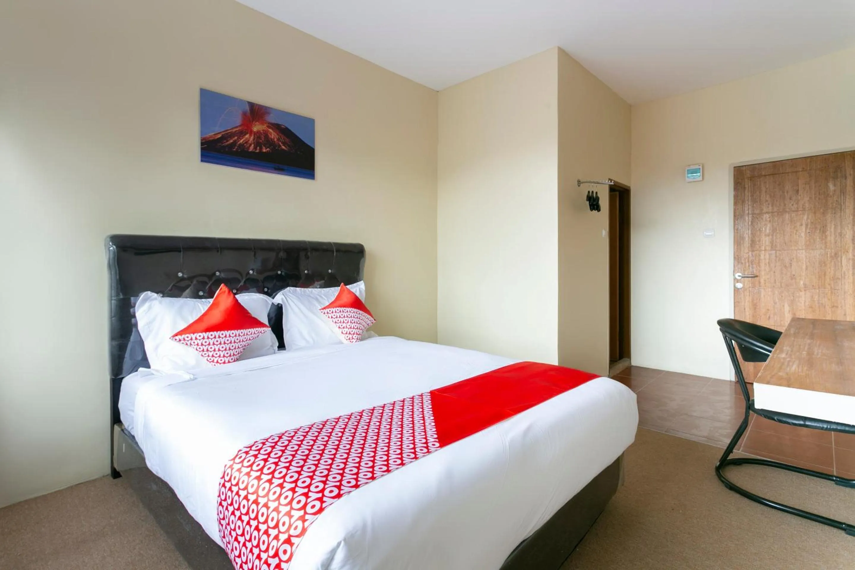 Bedroom, Bed in Collection O 3130 D'Valley View