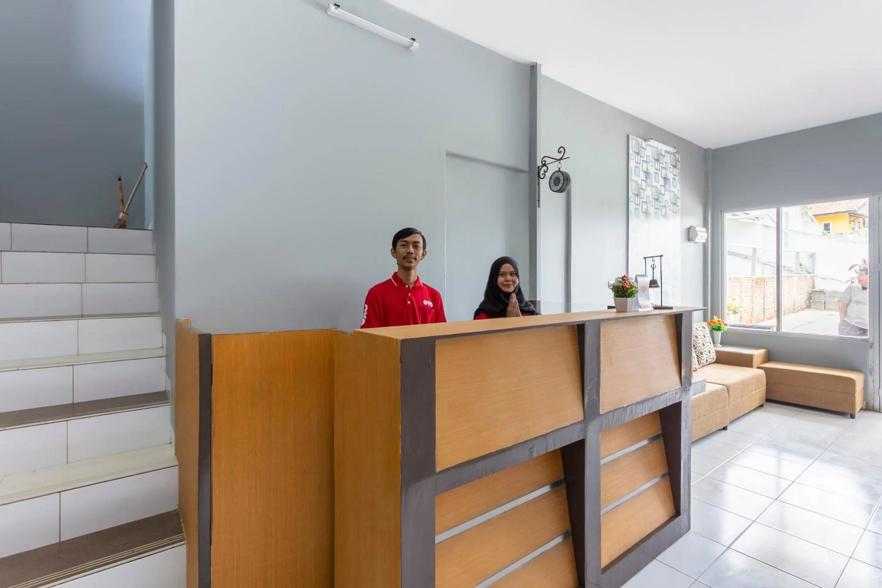 Lobby or reception in Collection O 3130 D'Valley View