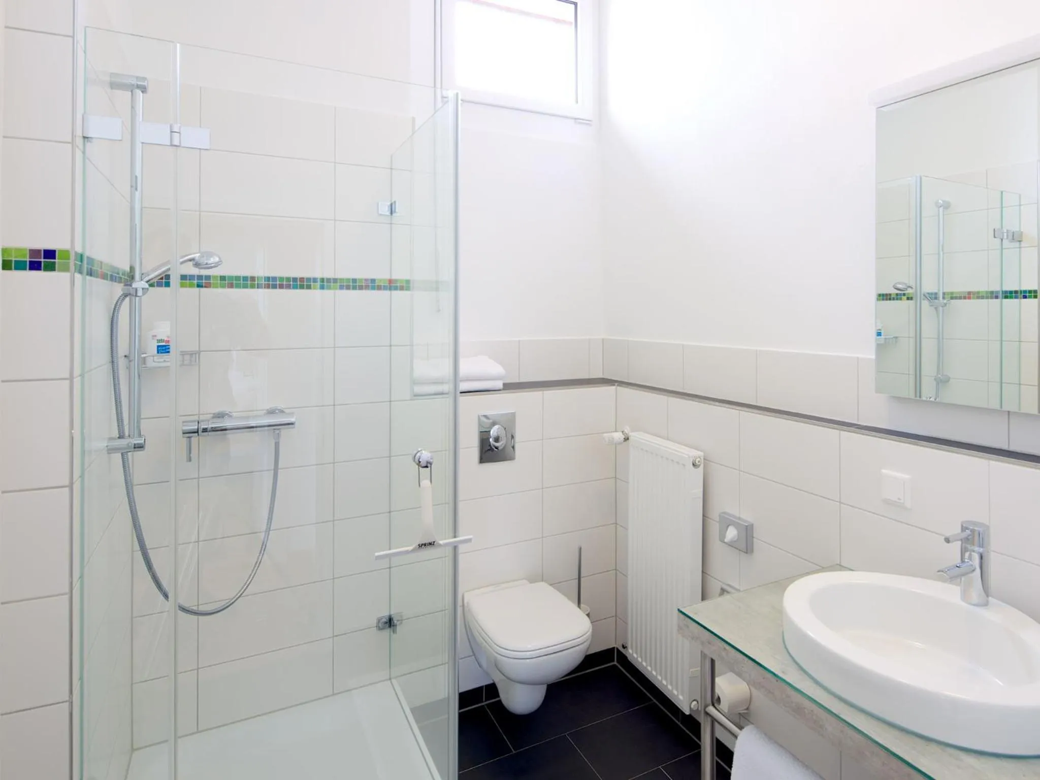 Bathroom in Hotel Karolinger Hof