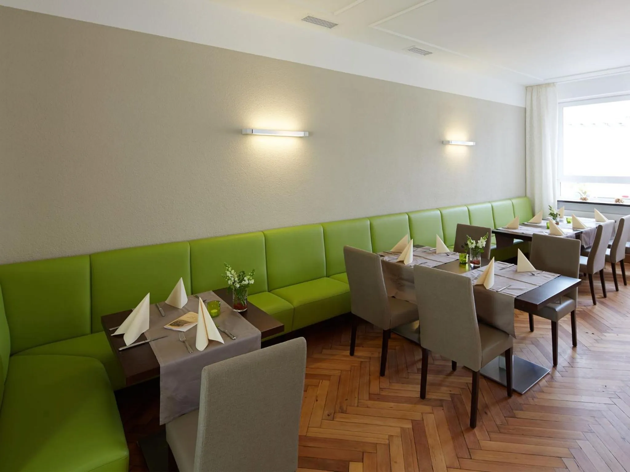 Restaurant/places to eat in Hotel Karolinger Hof