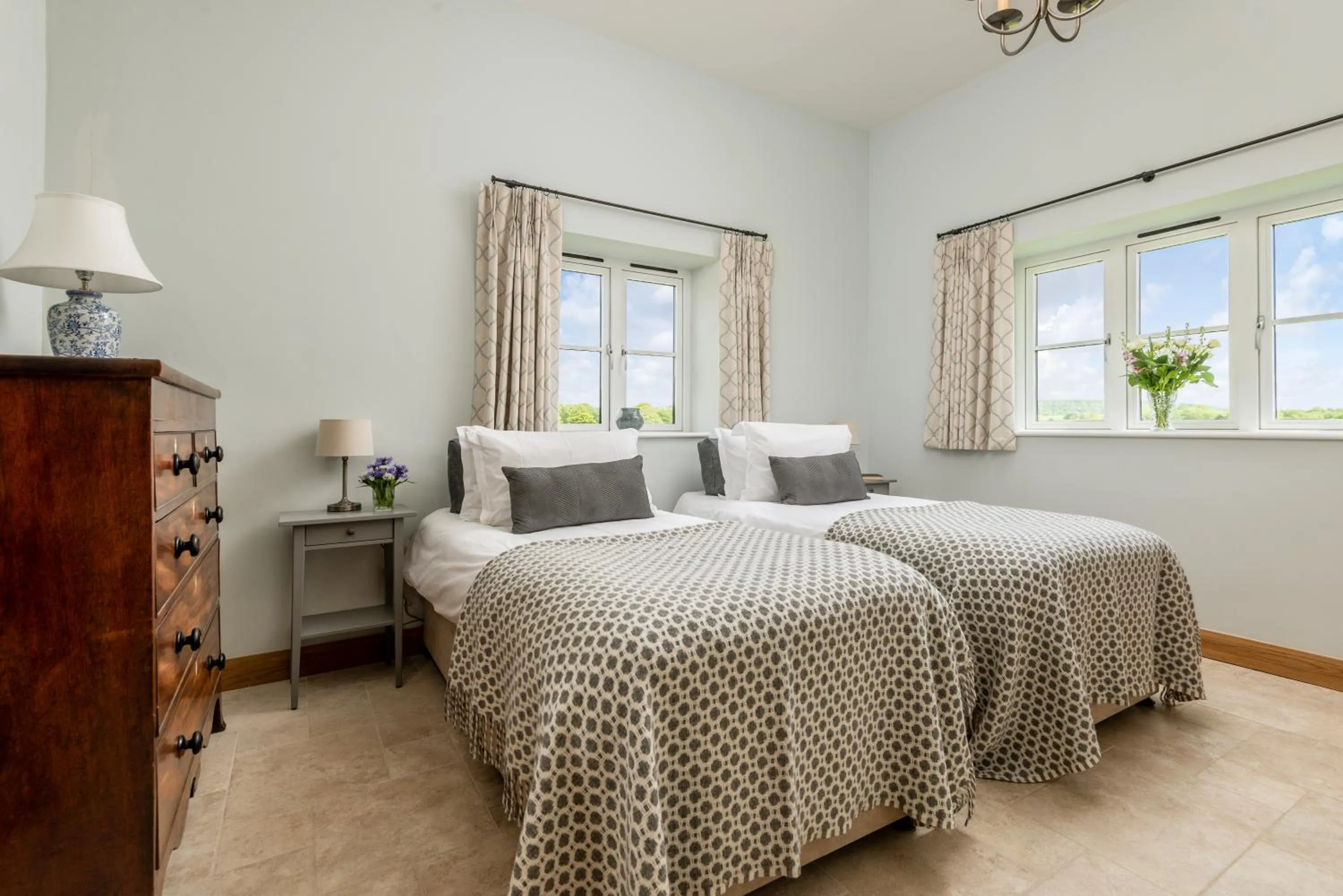 Bed in Barrow Hill Barns