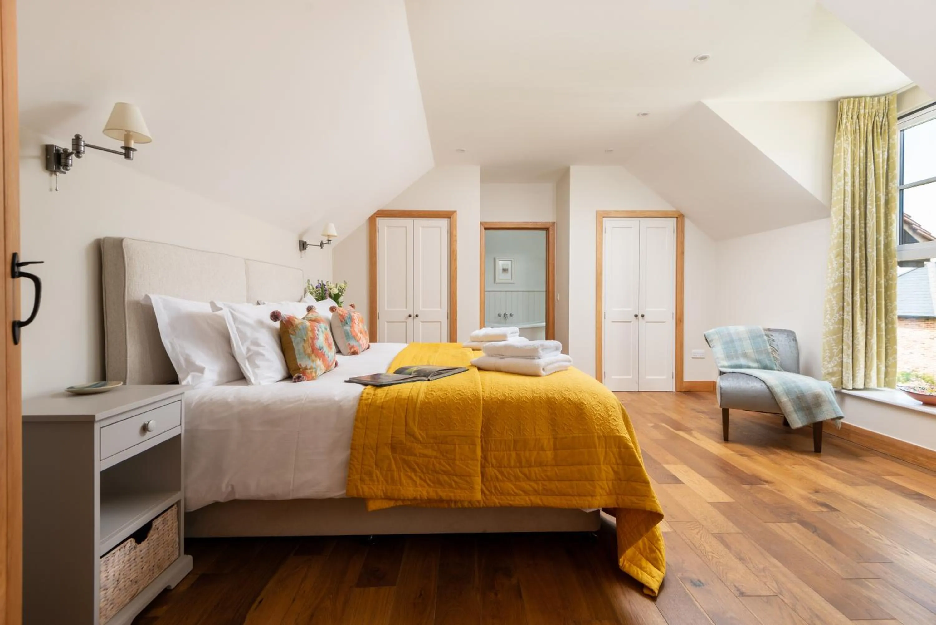 Bed in Barrow Hill Barns