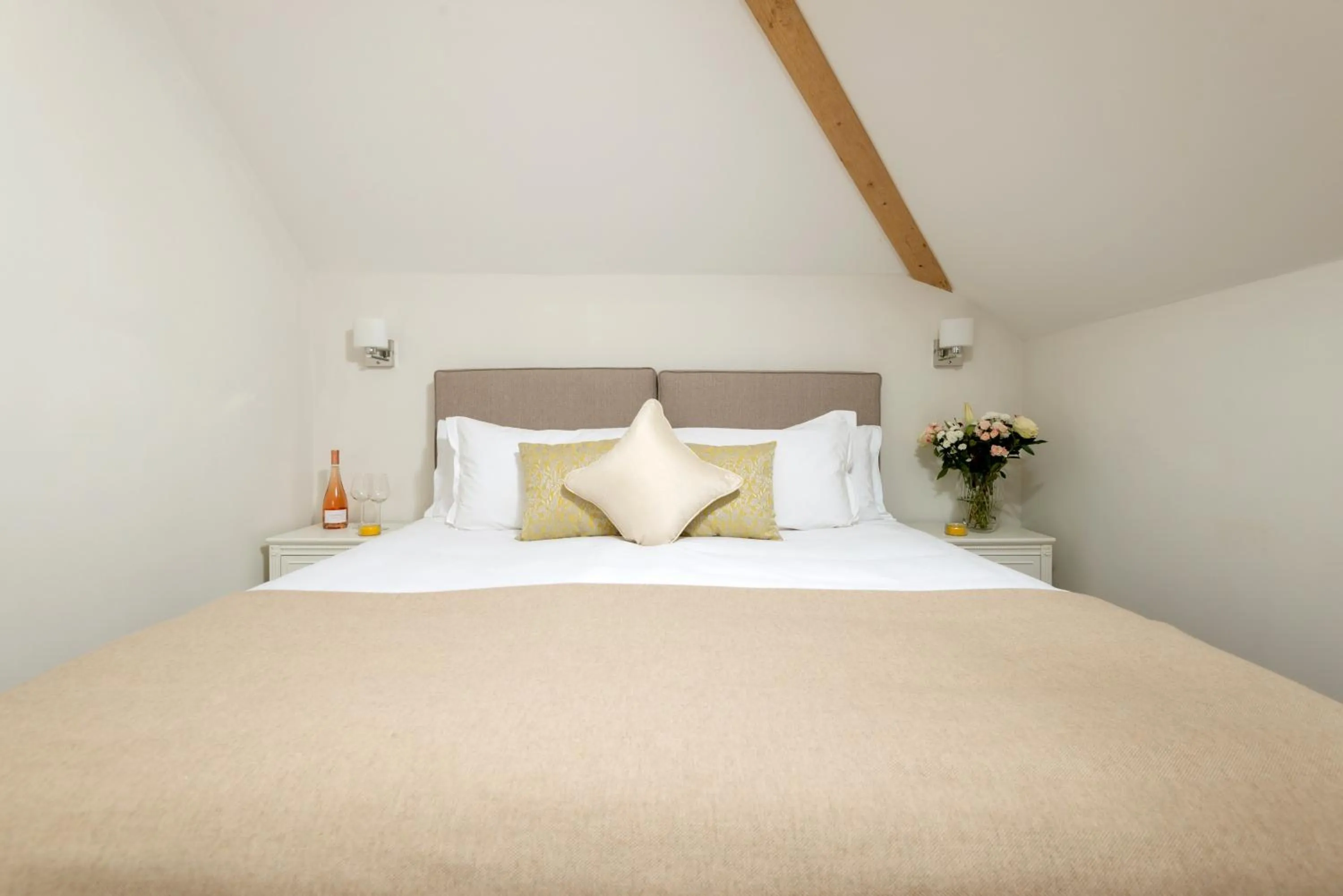 Bed in Barrow Hill Barns