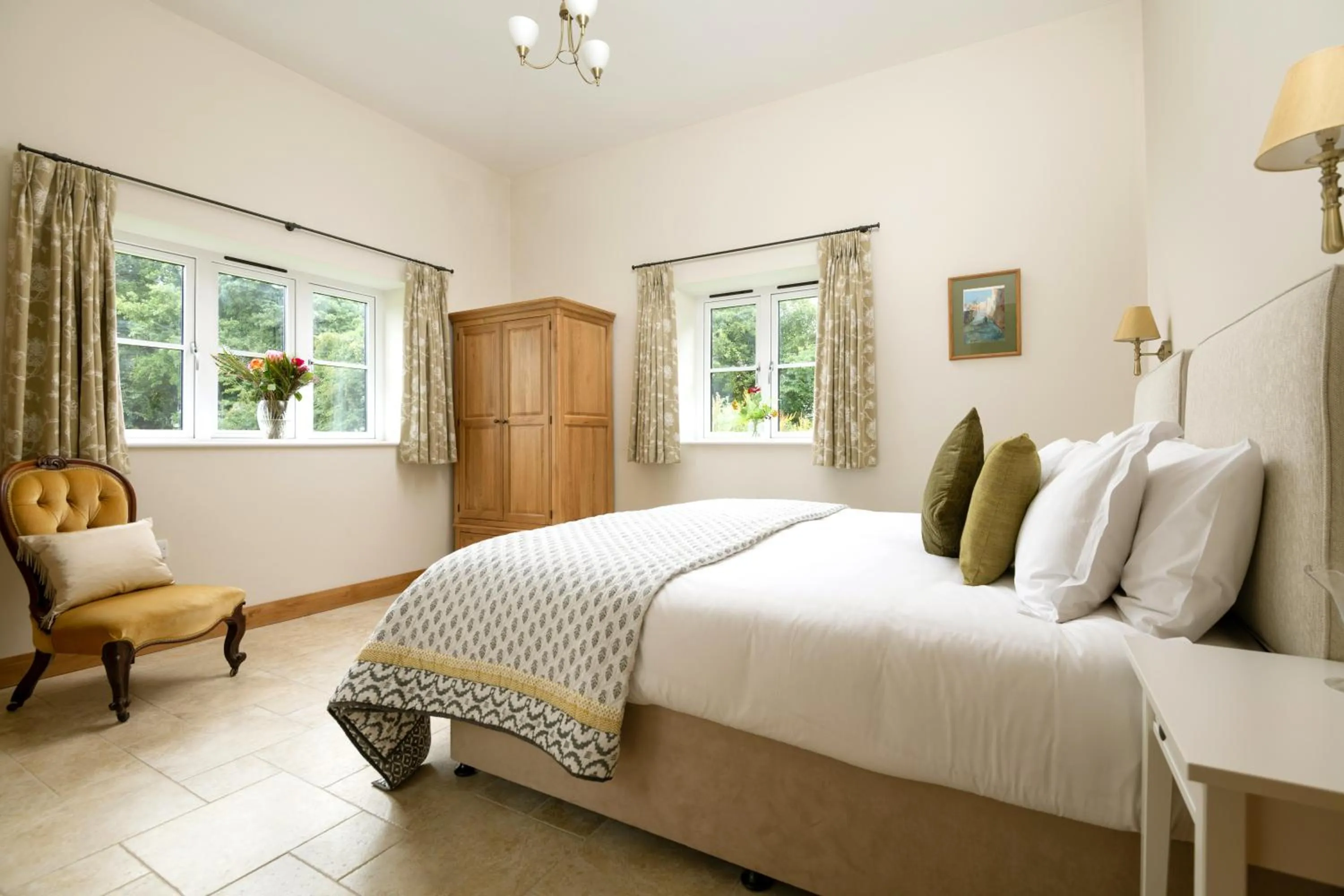 Bed in Barrow Hill Barns