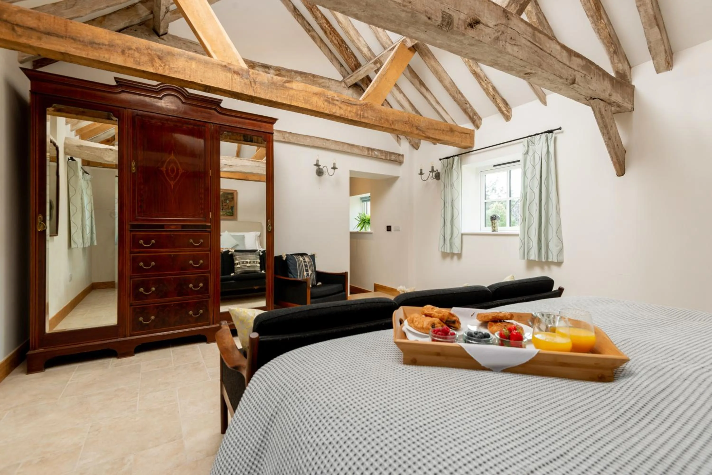 Bed in Barrow Hill Barns