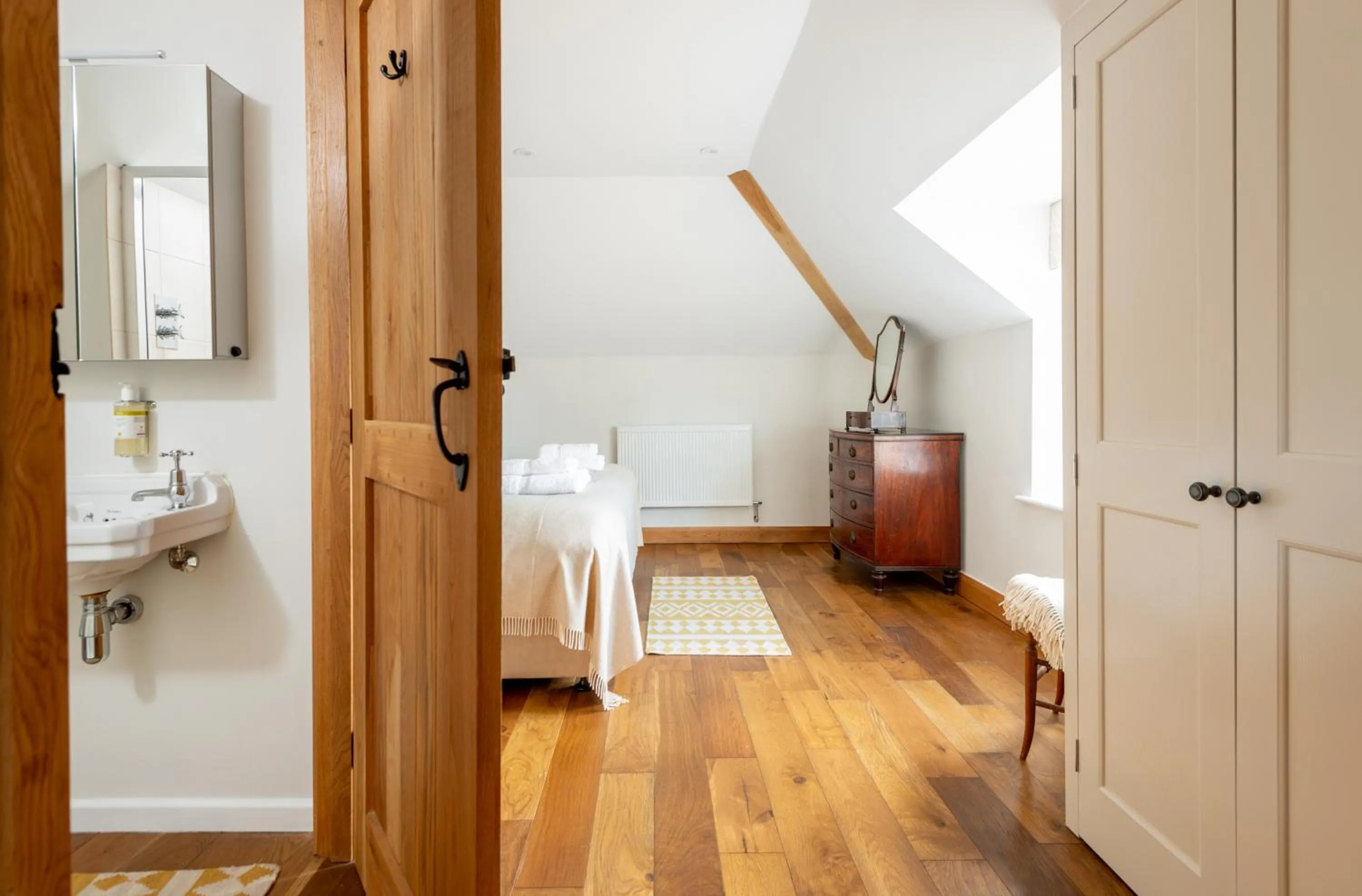 Bed in Barrow Hill Barns