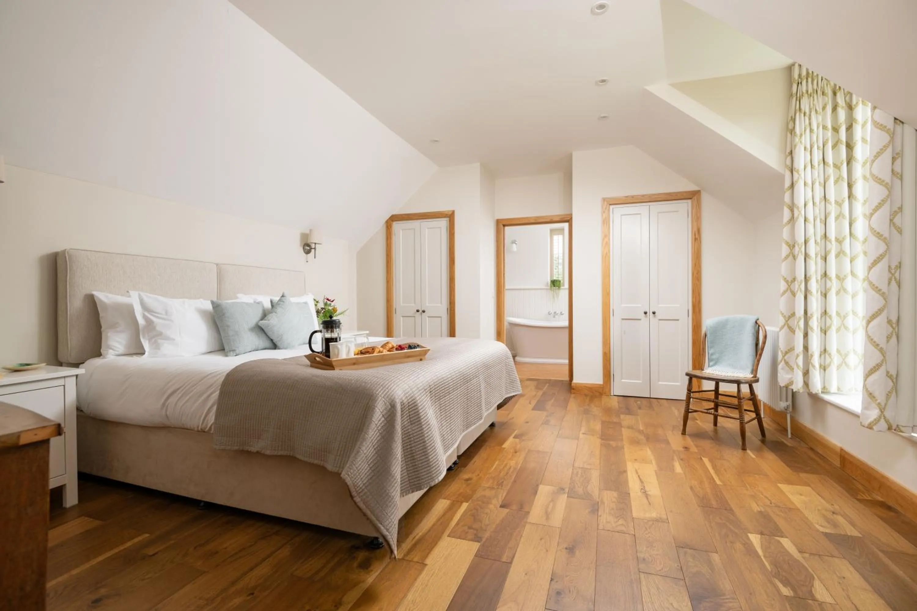 Bed in Barrow Hill Barns