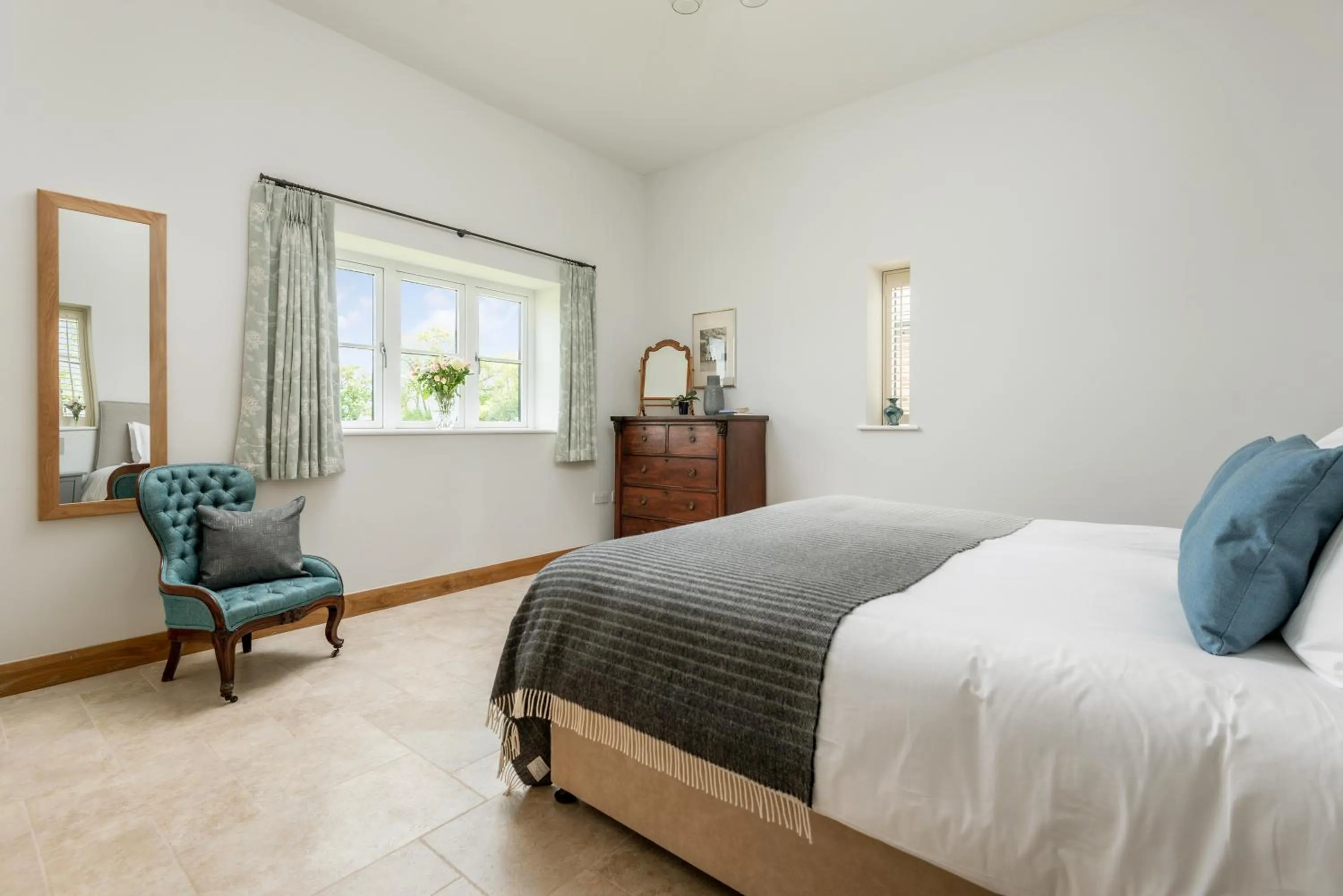 Bed in Barrow Hill Barns