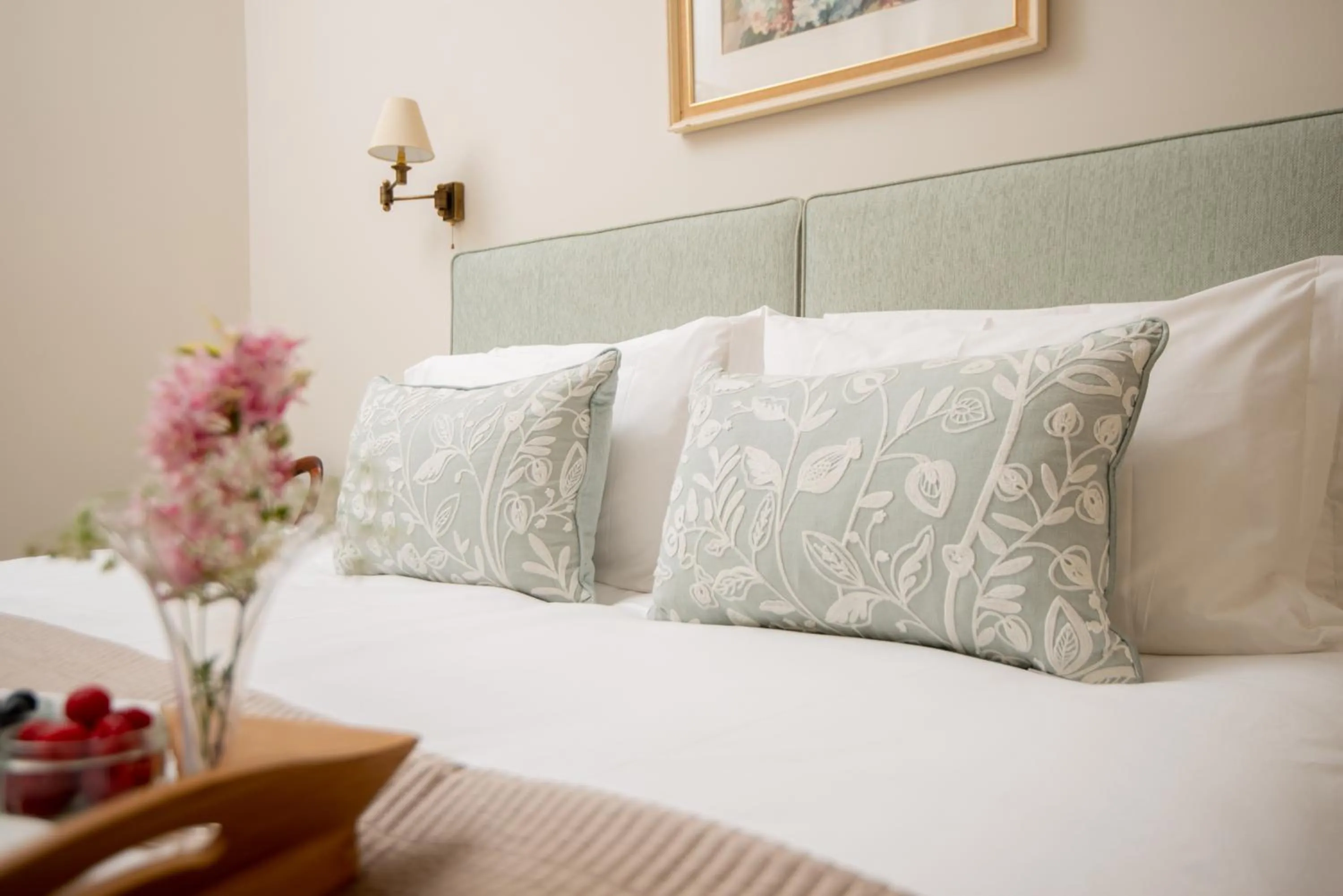 Bed in Barrow Hill Barns