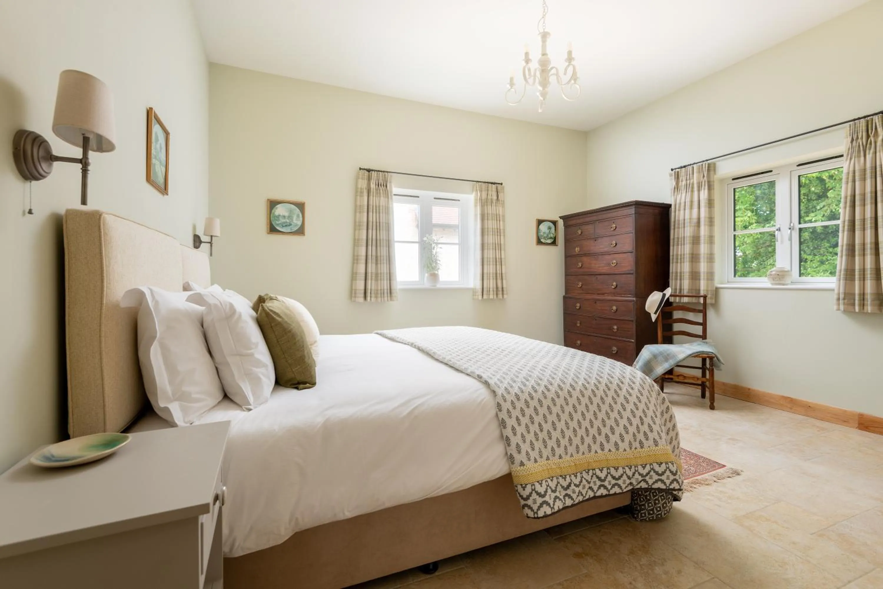 Bed in Barrow Hill Barns