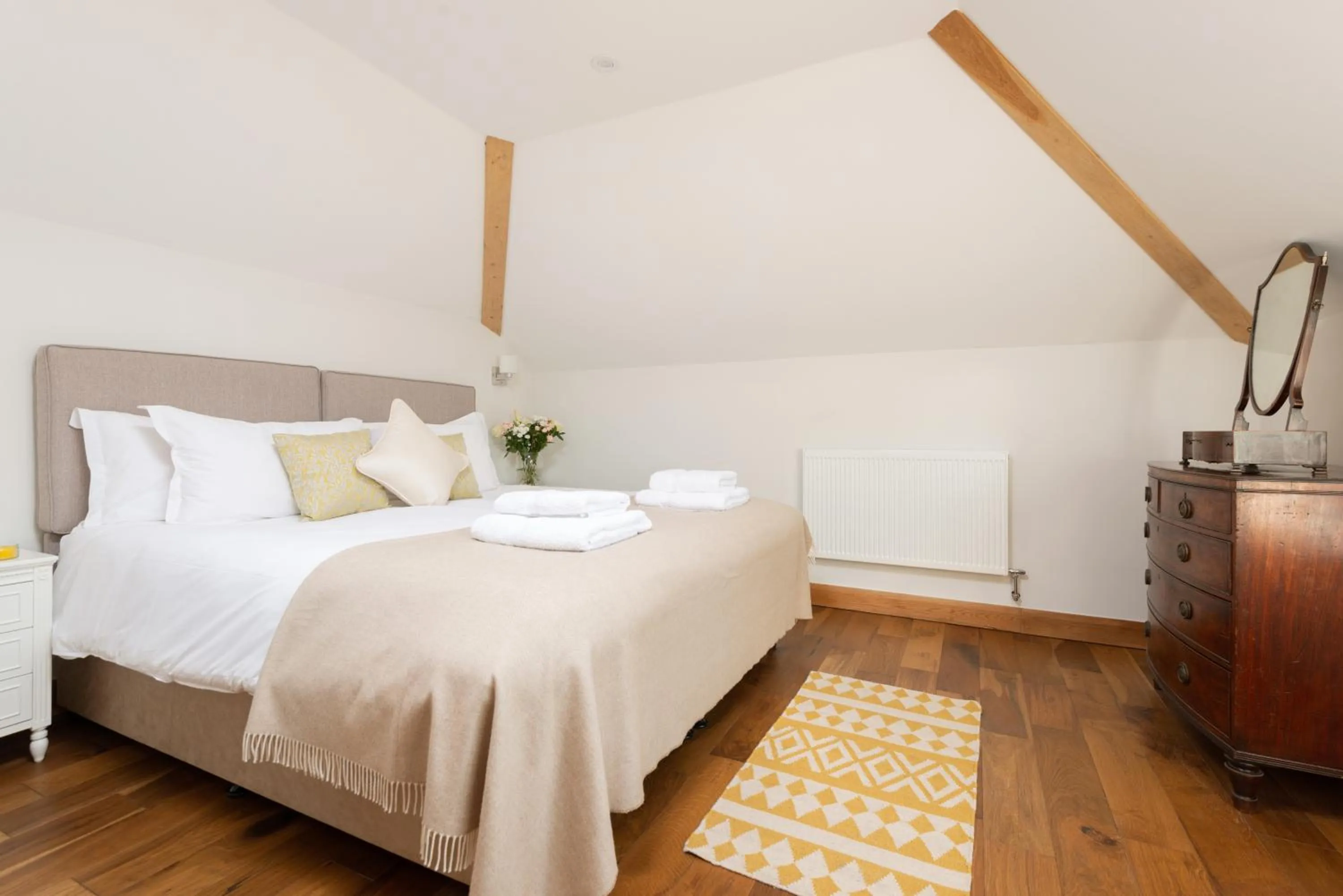 Bed in Barrow Hill Barns