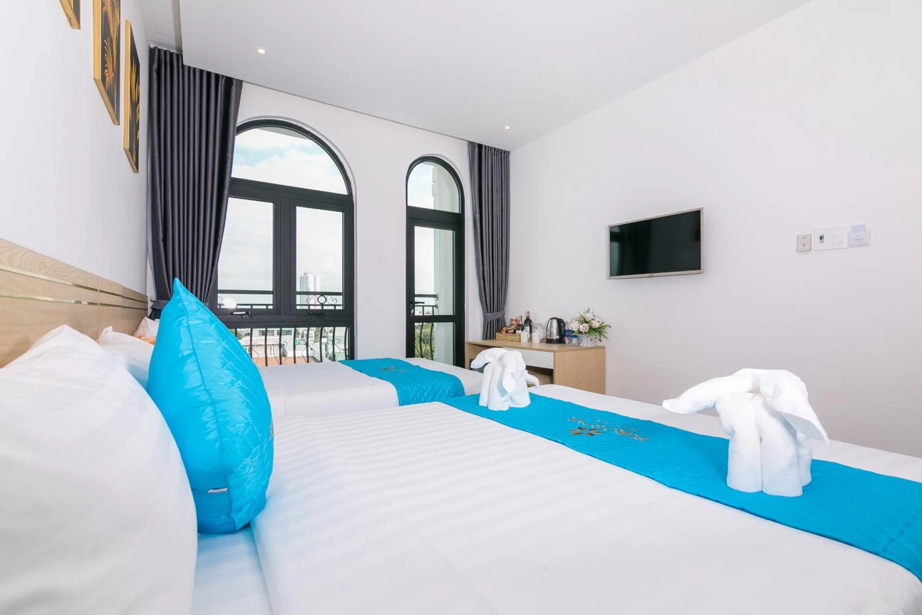 Bed in Euro Star Riverside Hotel