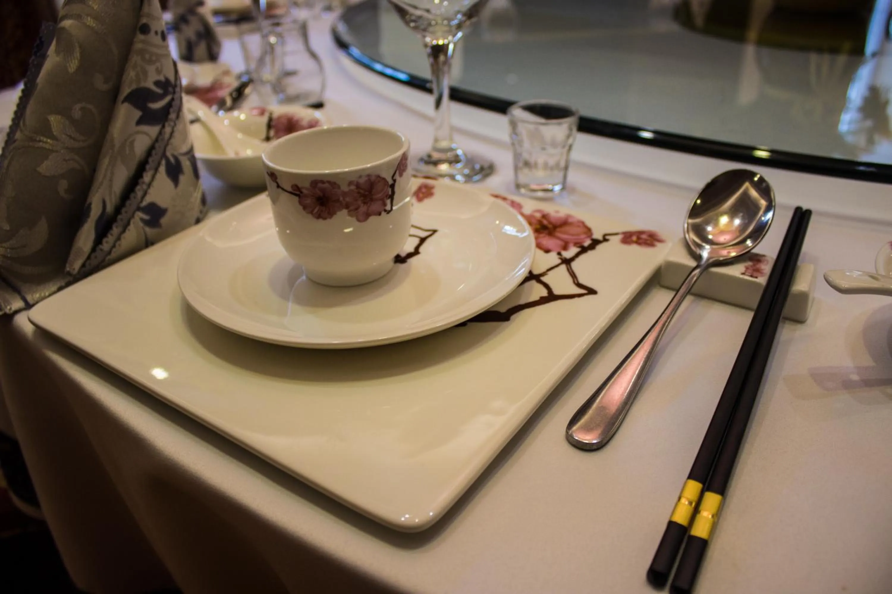 Restaurant/places to eat in Soluxe Hotel Almaty