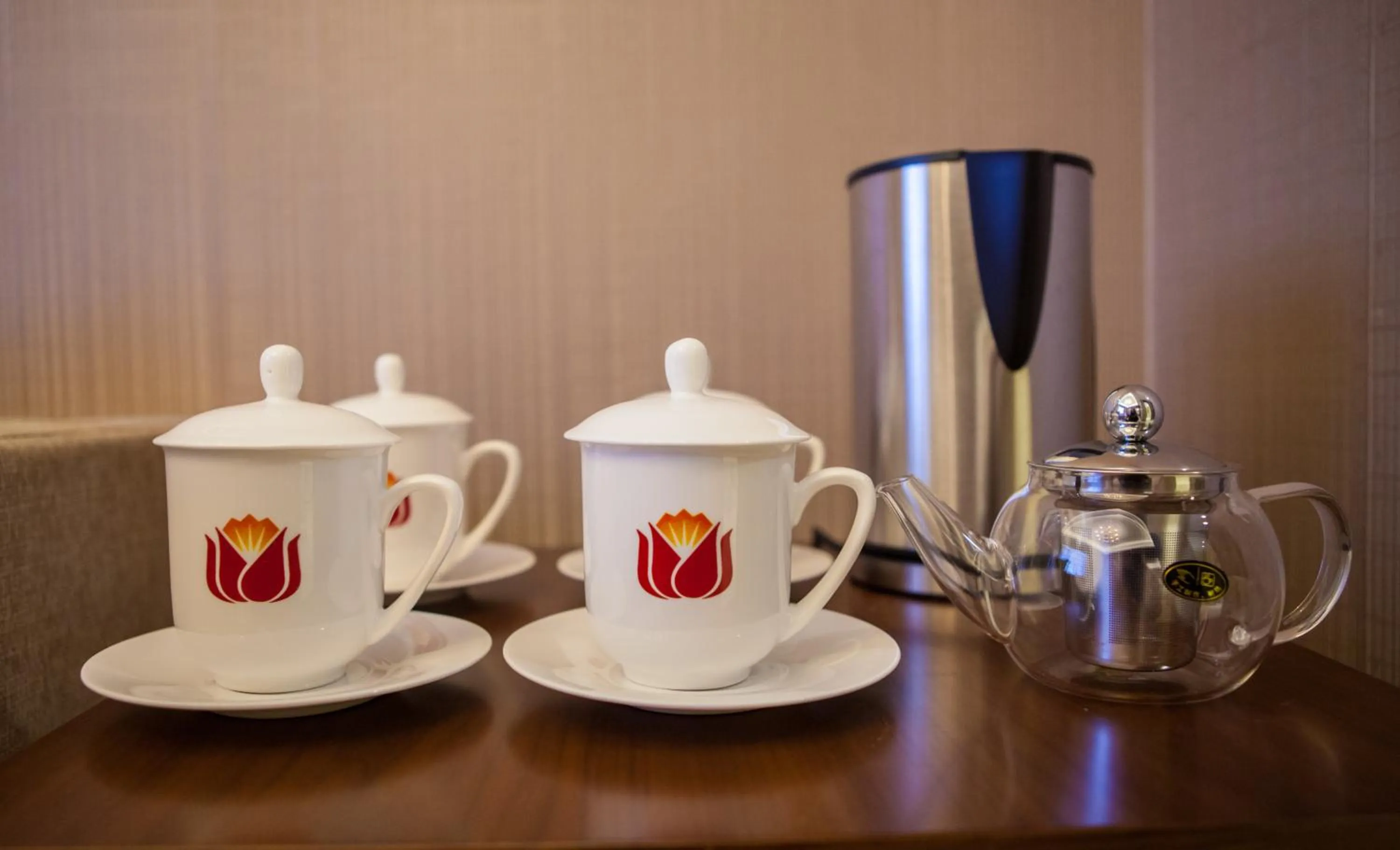 Coffee/tea facilities in Soluxe Hotel Almaty