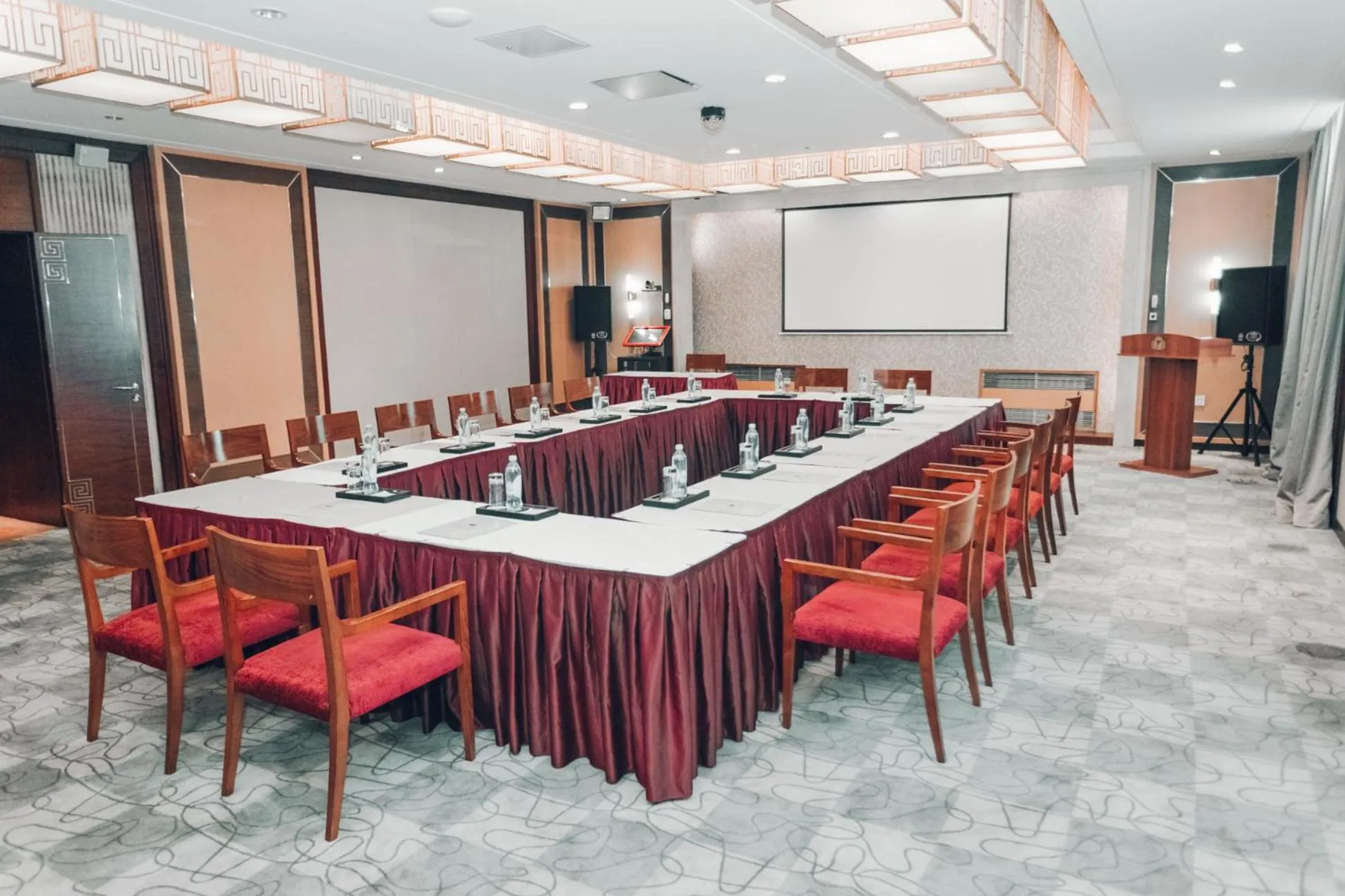 Business facilities in Soluxe Hotel Almaty