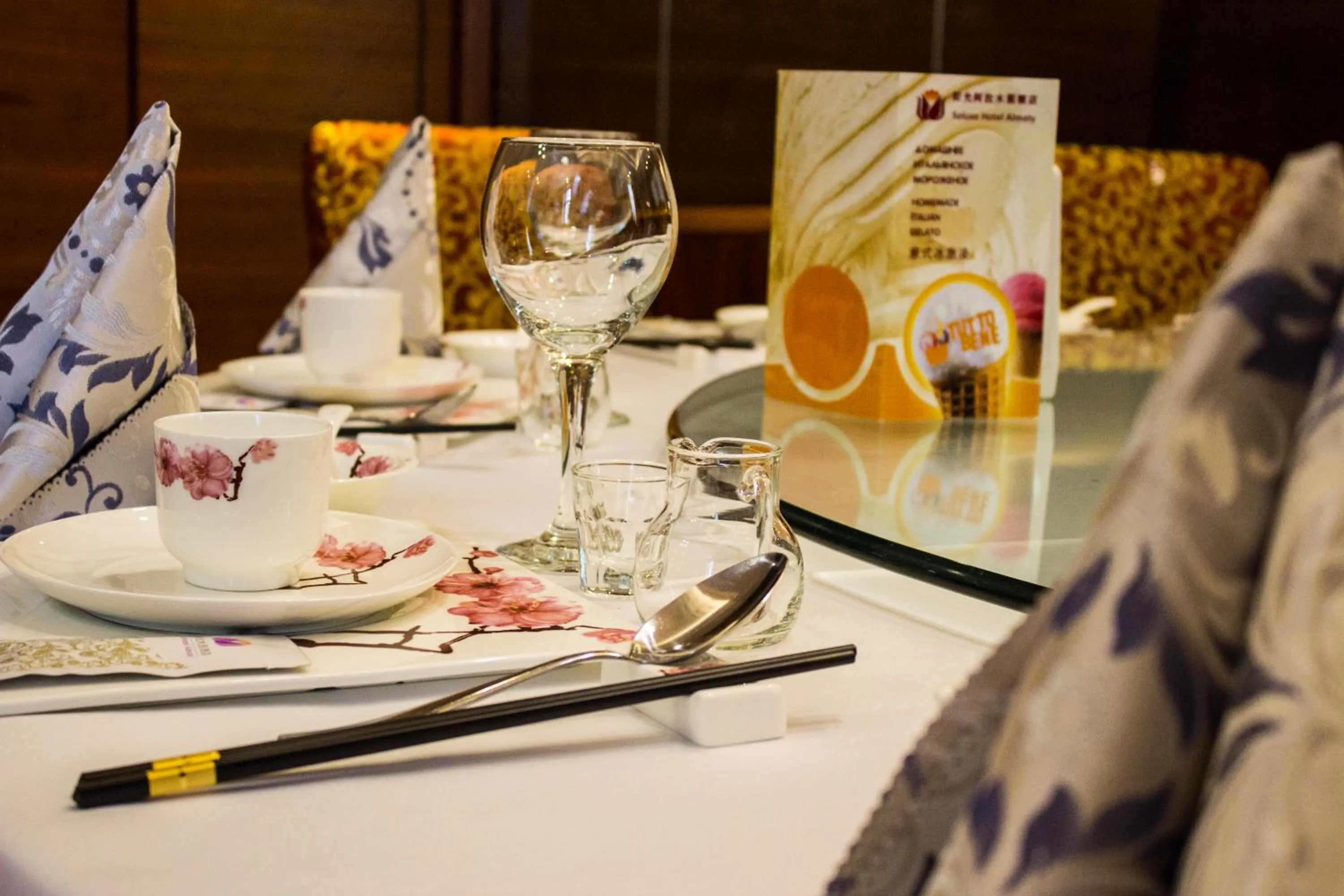 Restaurant/places to eat in Soluxe Hotel Almaty
