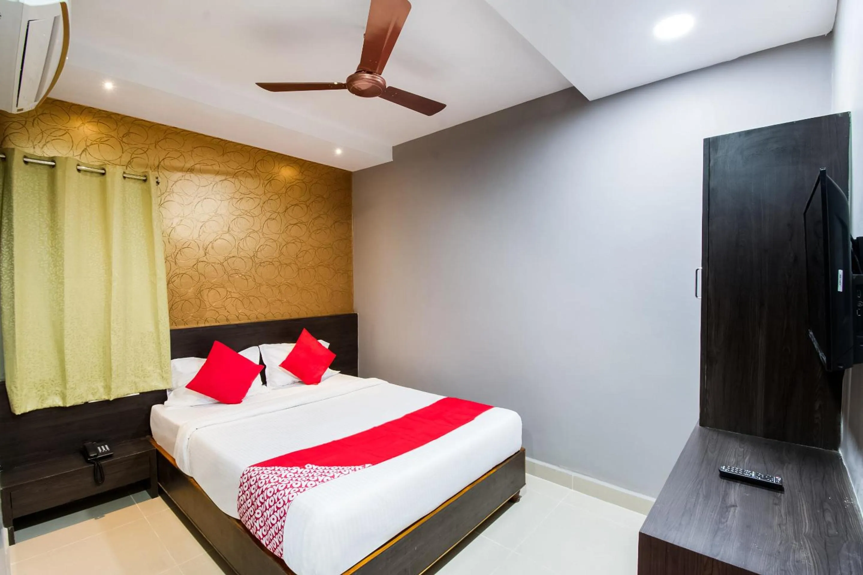 Bedroom, Bed in Super Hotel O CJ Inn