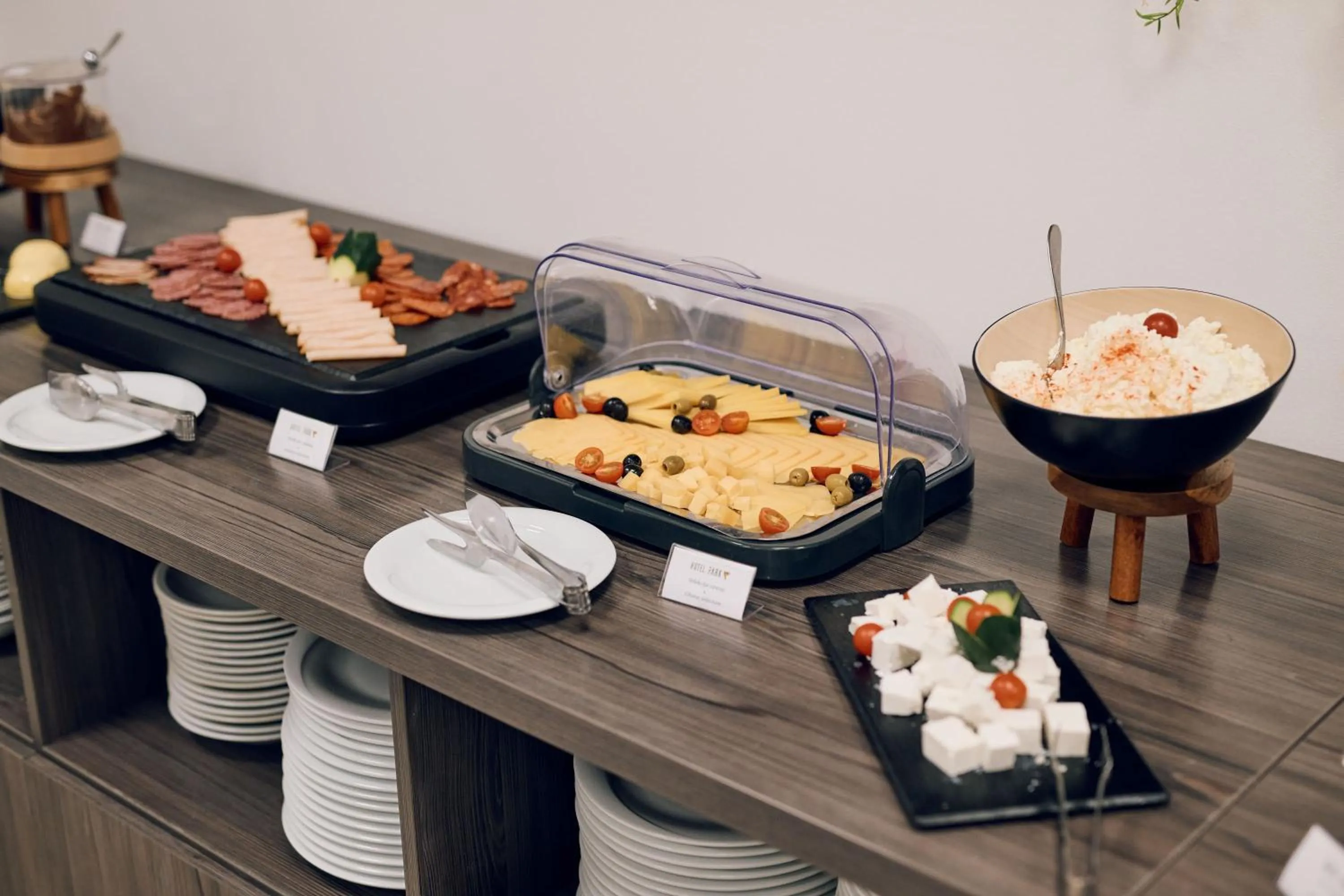 Restaurant/places to eat in Hotel Park