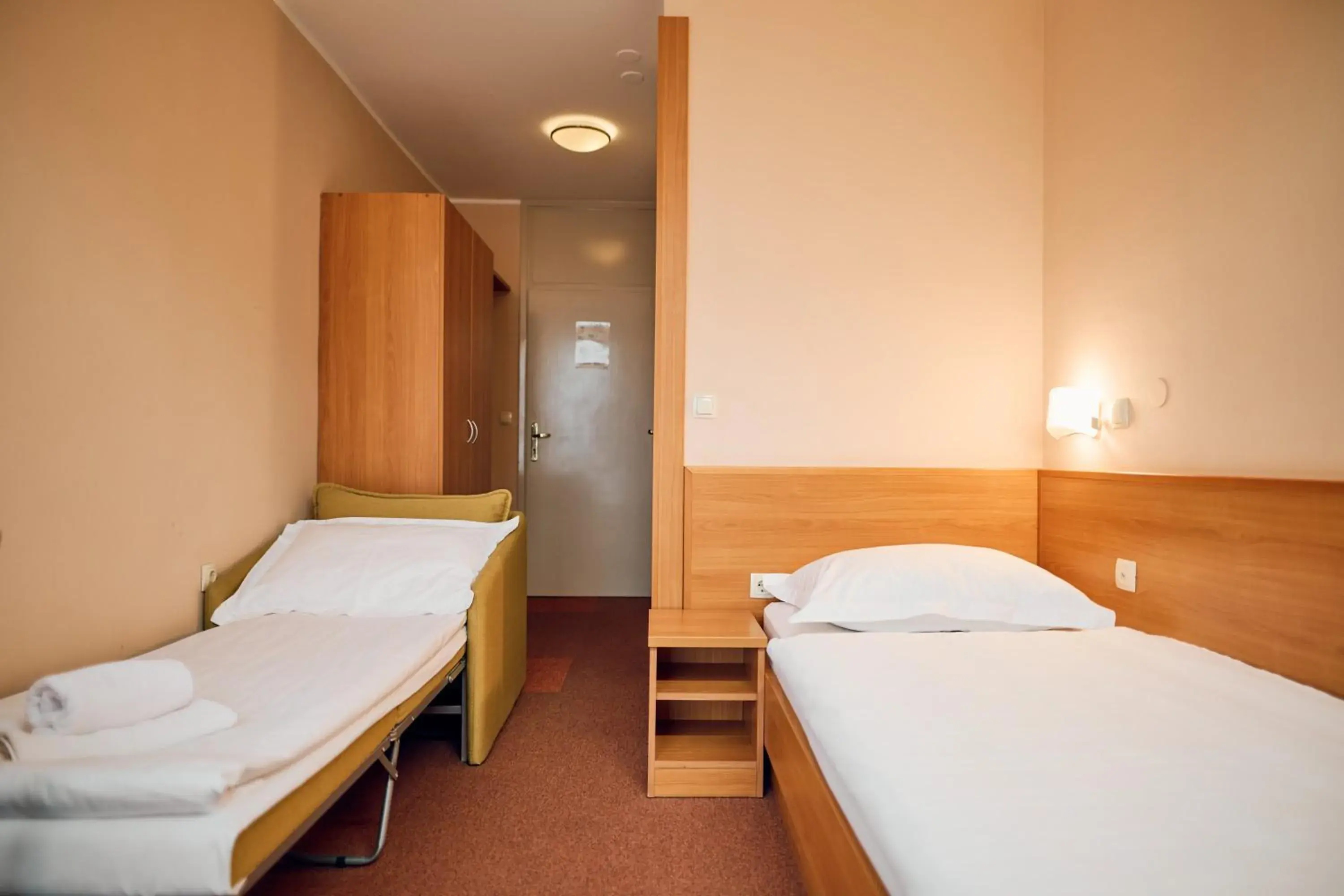 Economy Twin Room in Hotel Park Economy Twin Room in Hotel Park