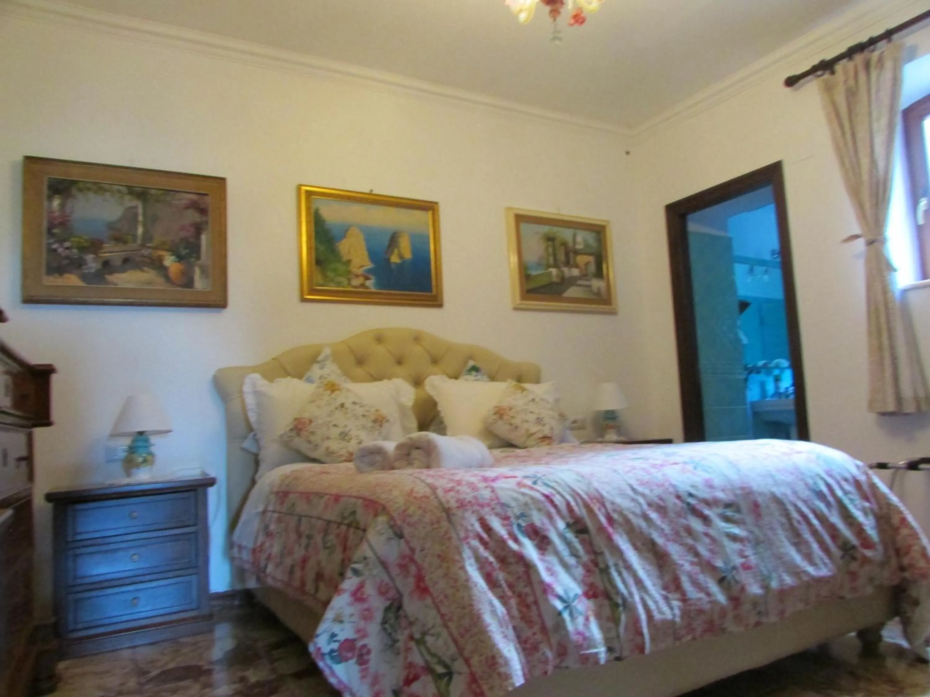 View (from property/room), Bed in Casa Palazzo a Mare