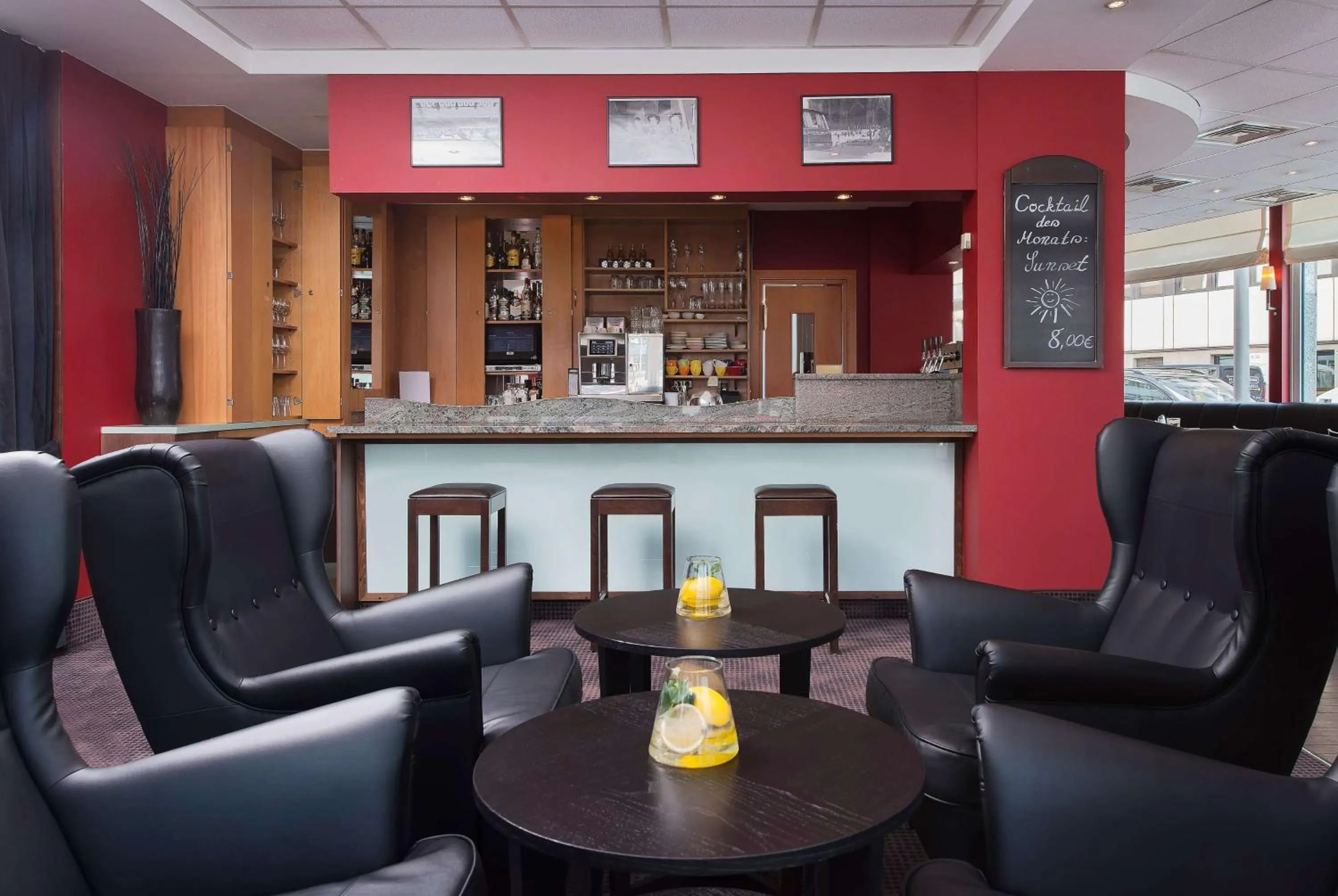 Lounge or bar in Wyndham Köln